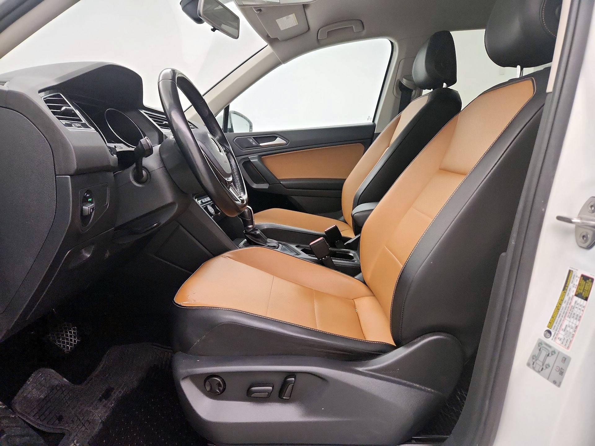 Thumbnail: 2019 Volkswagen Tiguan - 11