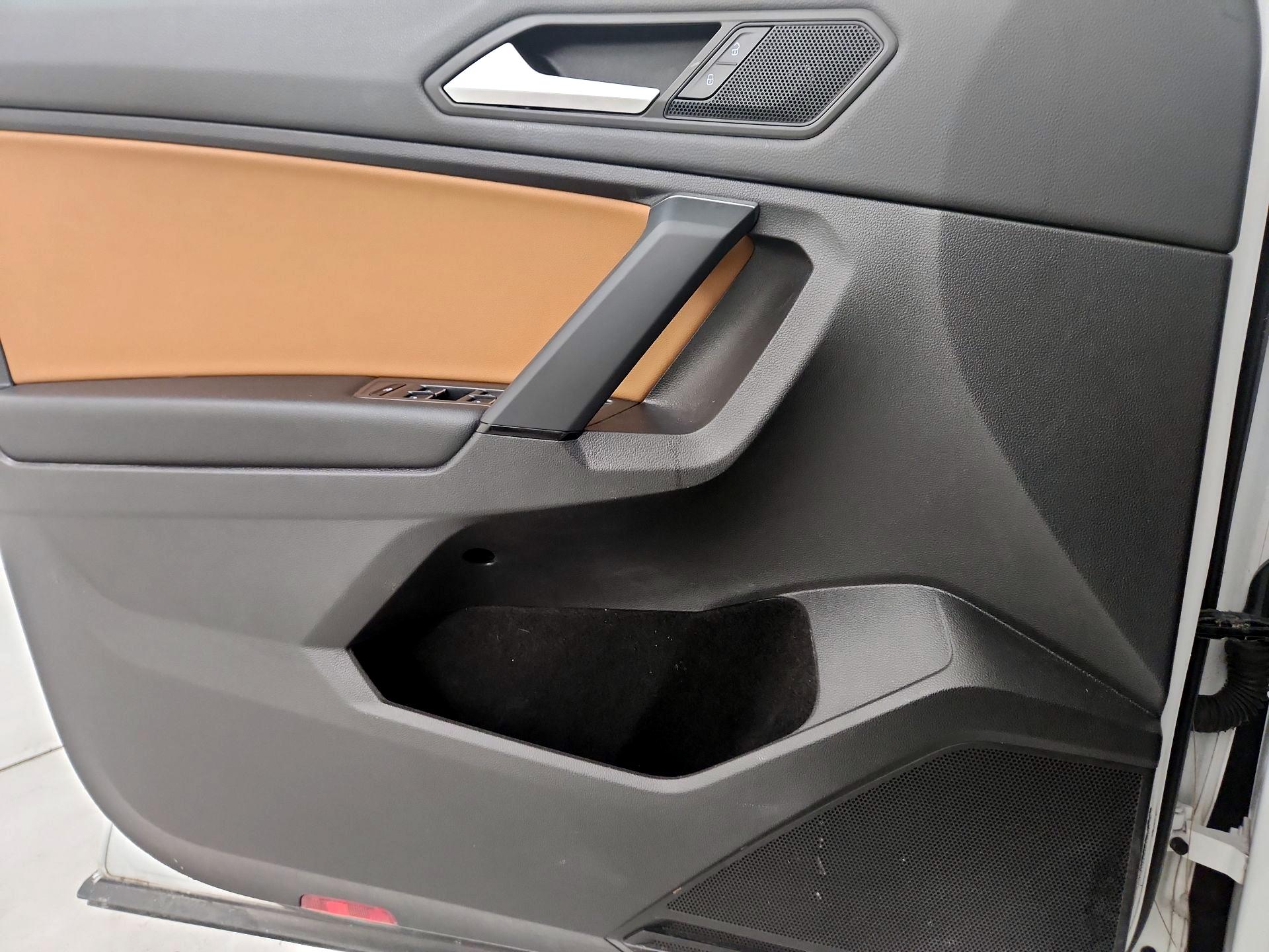 Thumbnail: 2019 Volkswagen Tiguan - 12