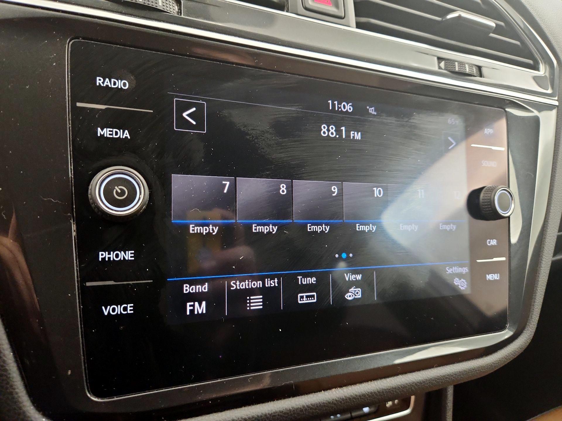 Thumbnail: 2019 Volkswagen Tiguan - 15