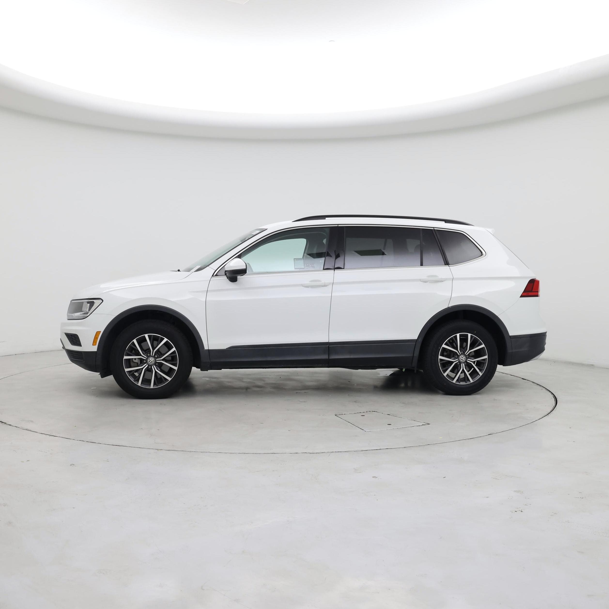 Thumbnail: 2019 Volkswagen Tiguan - 3