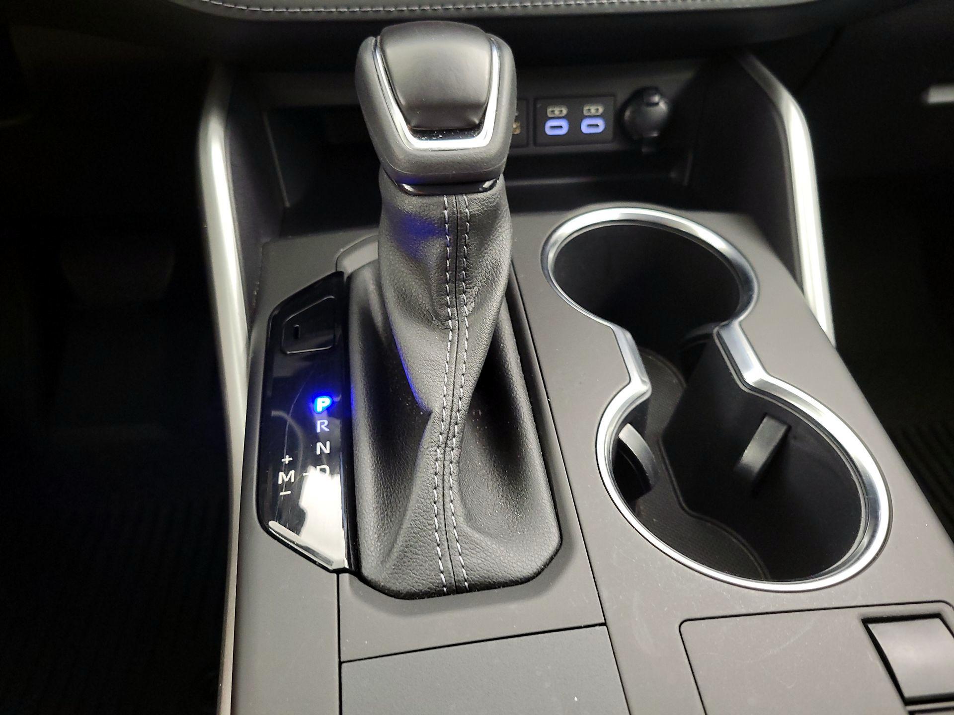 Thumbnail: 2023 Toyota Highlander - 17