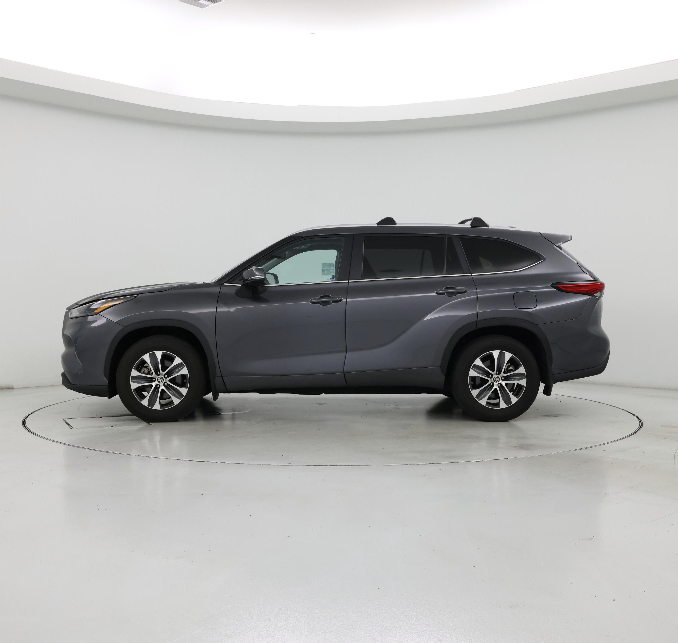 Thumbnail: 2023 Toyota Highlander - 3