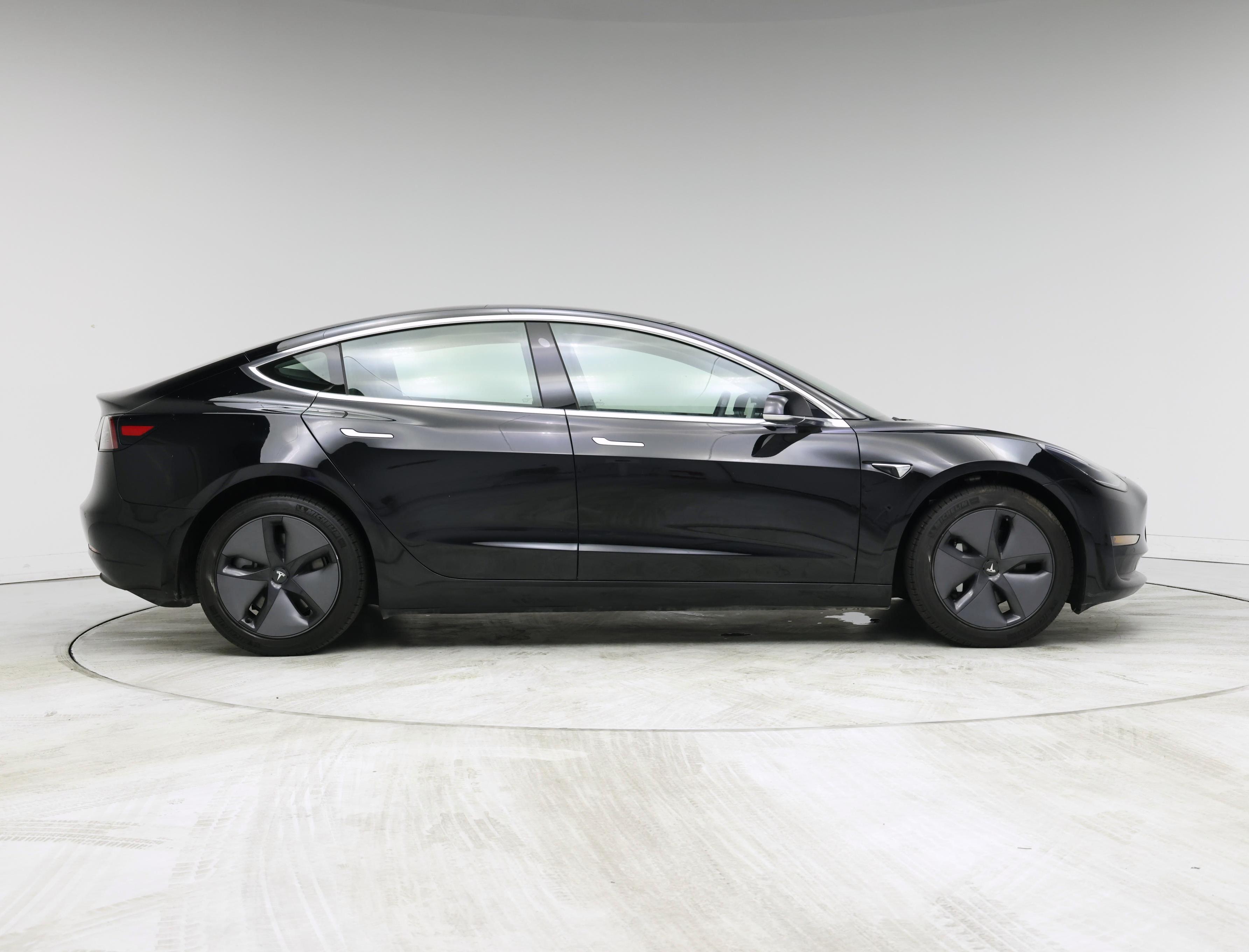 Thumbnail: 2018 Tesla Model 3 - 7