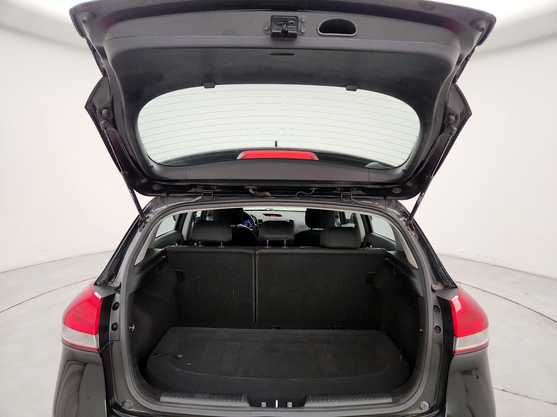 Thumbnail: 2015 Kia Forte - 19