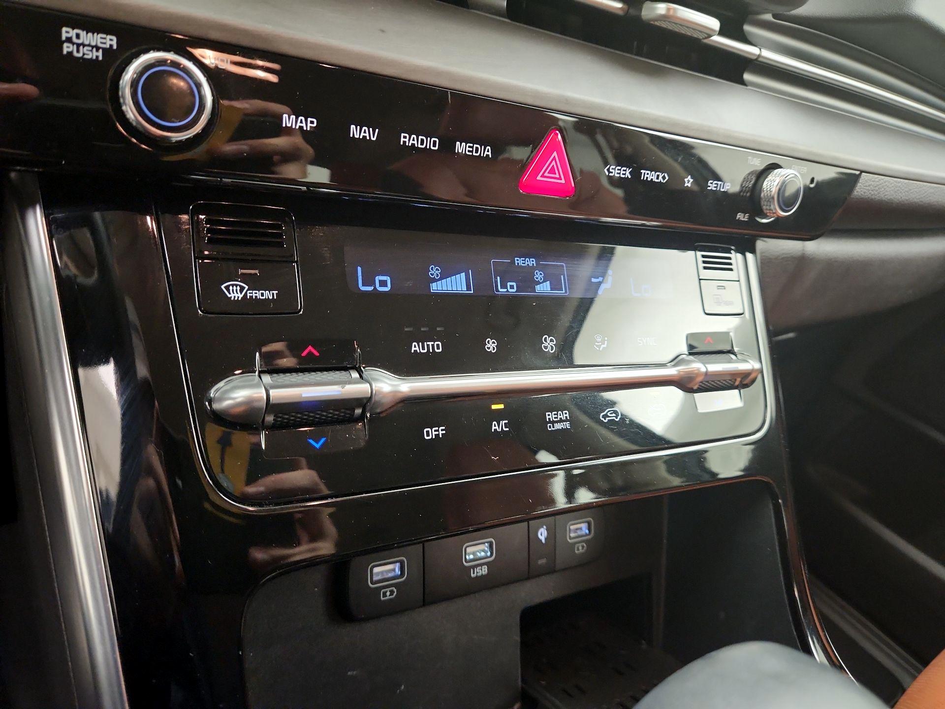 Thumbnail: 2022 Kia Carnival - 17
