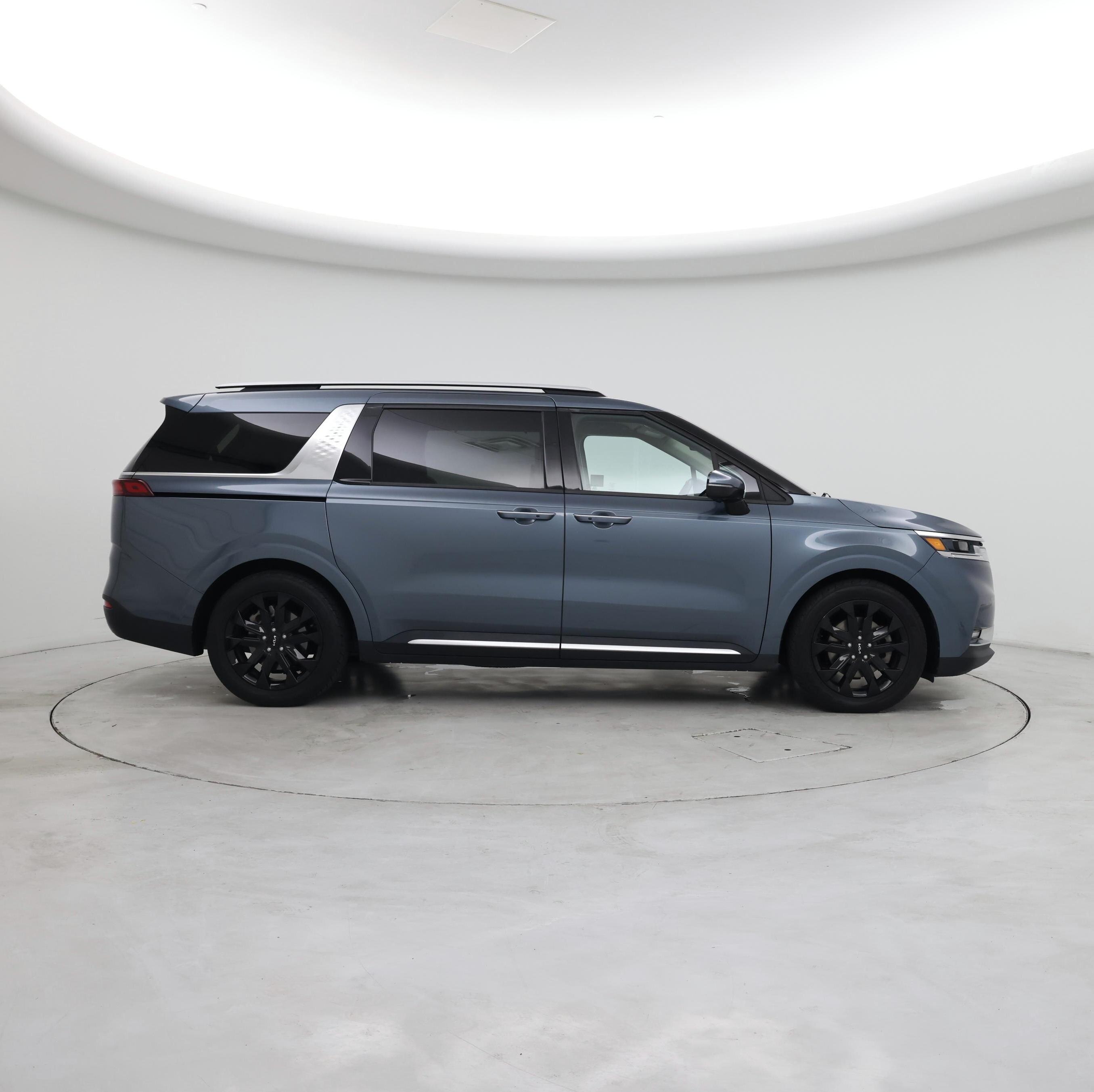 Thumbnail: 2022 Kia Carnival - 7