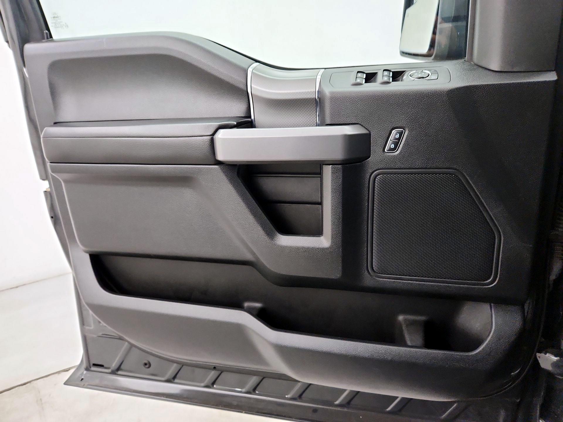 Thumbnail: 2016 Ford F-150 - 12