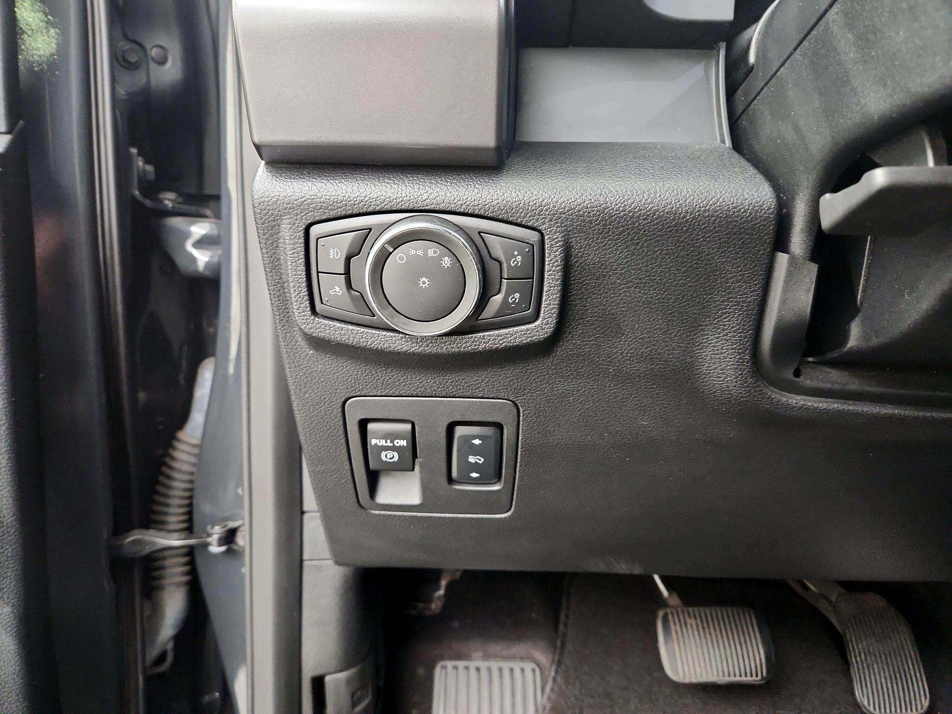 Thumbnail: 2016 Ford F-150 - 13