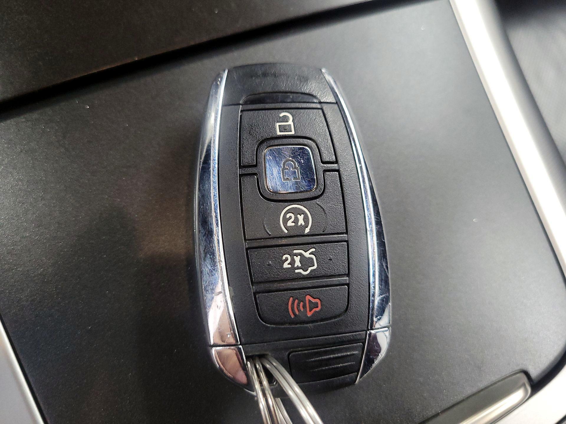 Thumbnail: 2019 Lincoln Nautilus - 19