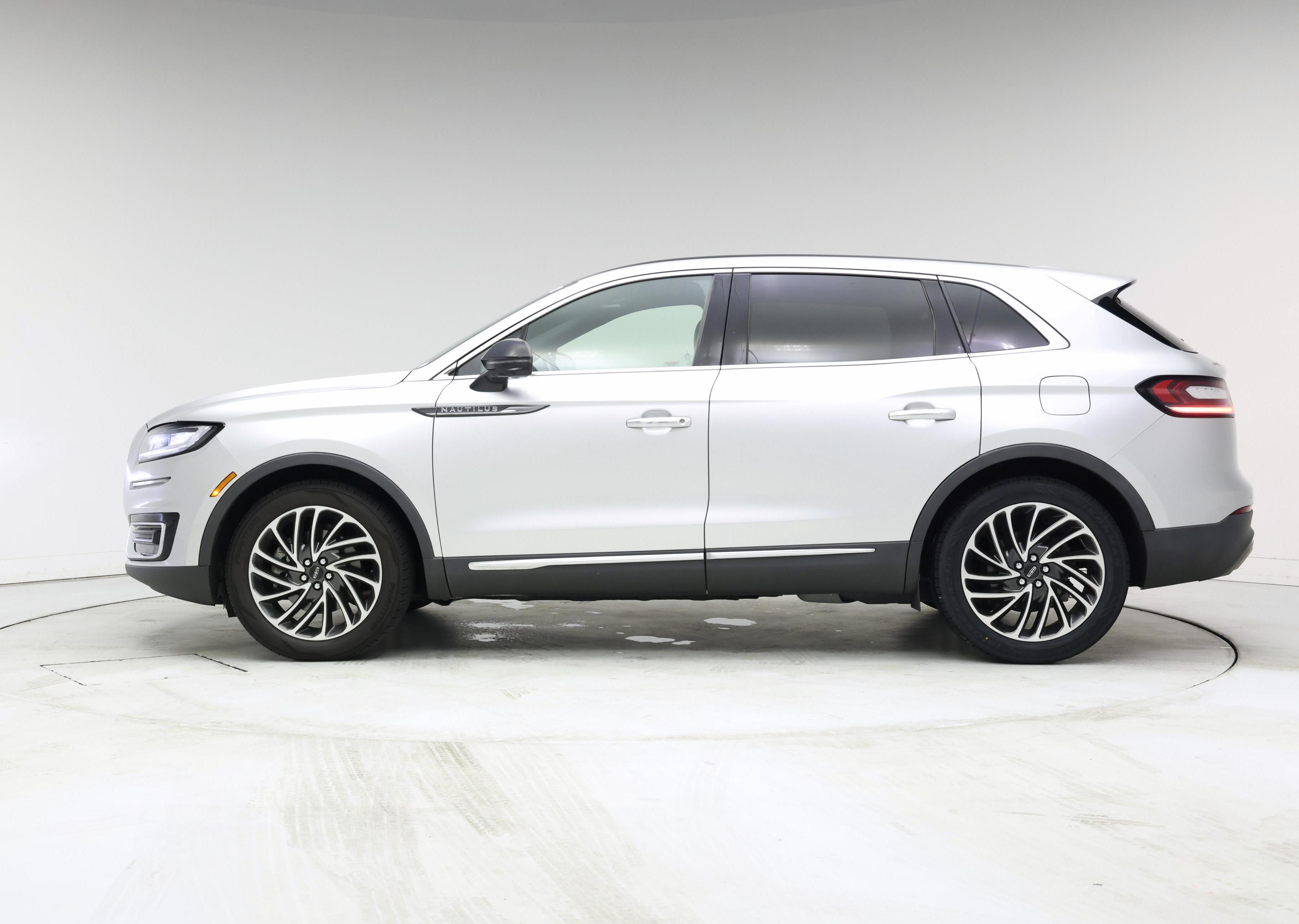 Thumbnail: 2019 Lincoln Nautilus - 3