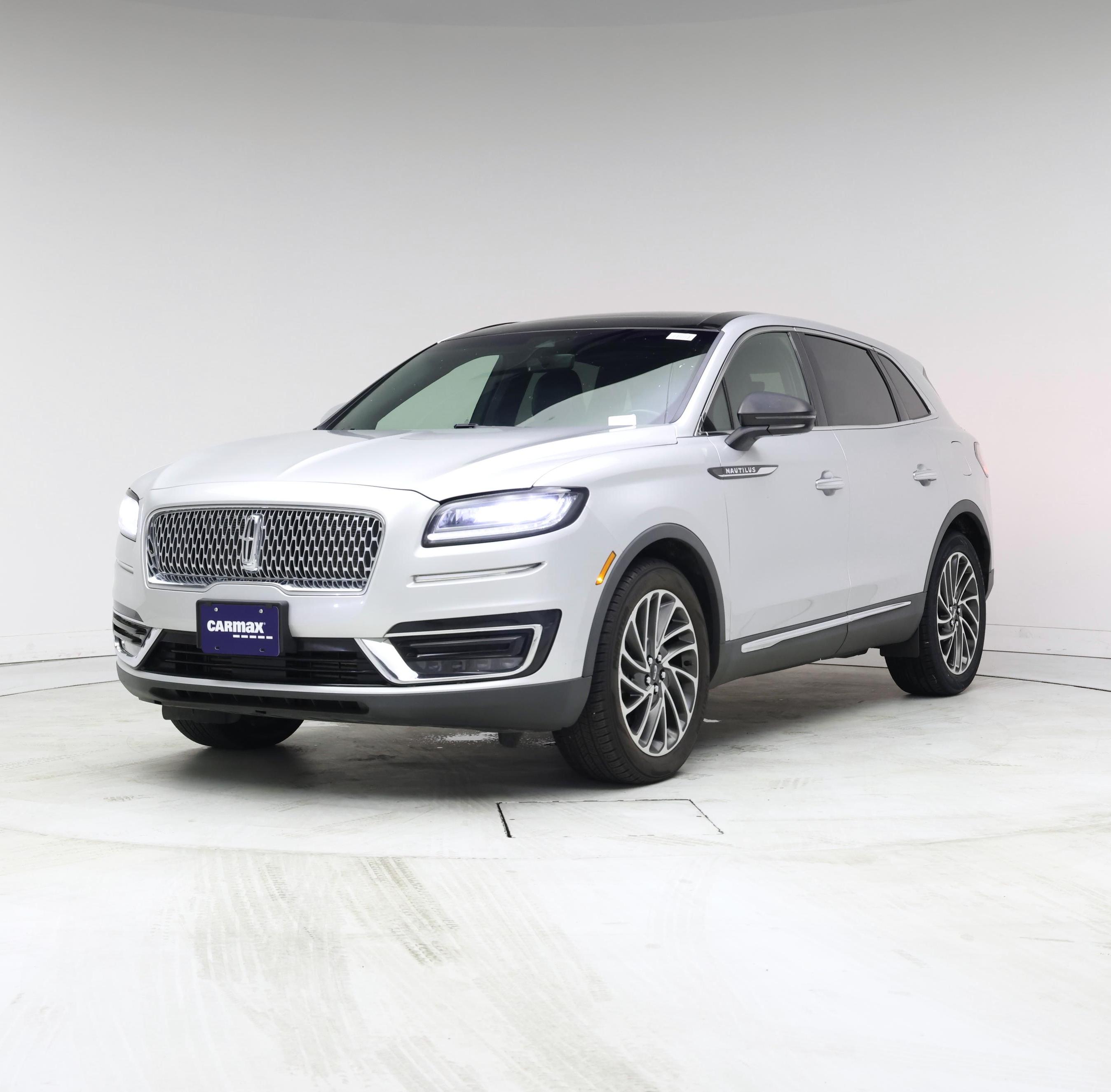 Thumbnail: 2019 Lincoln Nautilus - 4