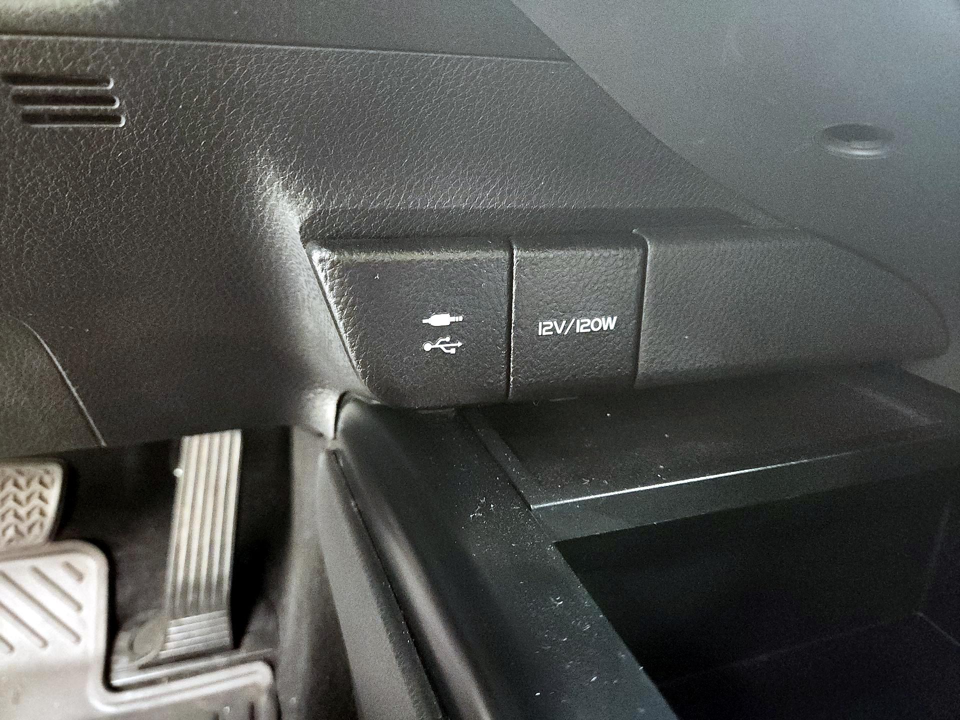 Thumbnail: 2019 Toyota Camry - 18