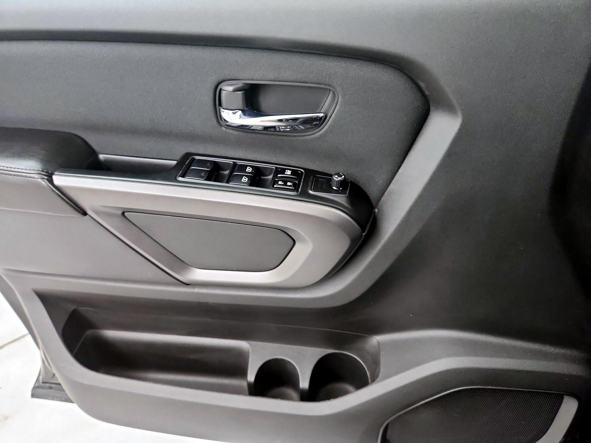 Thumbnail: 2015 Nissan Titan - 12