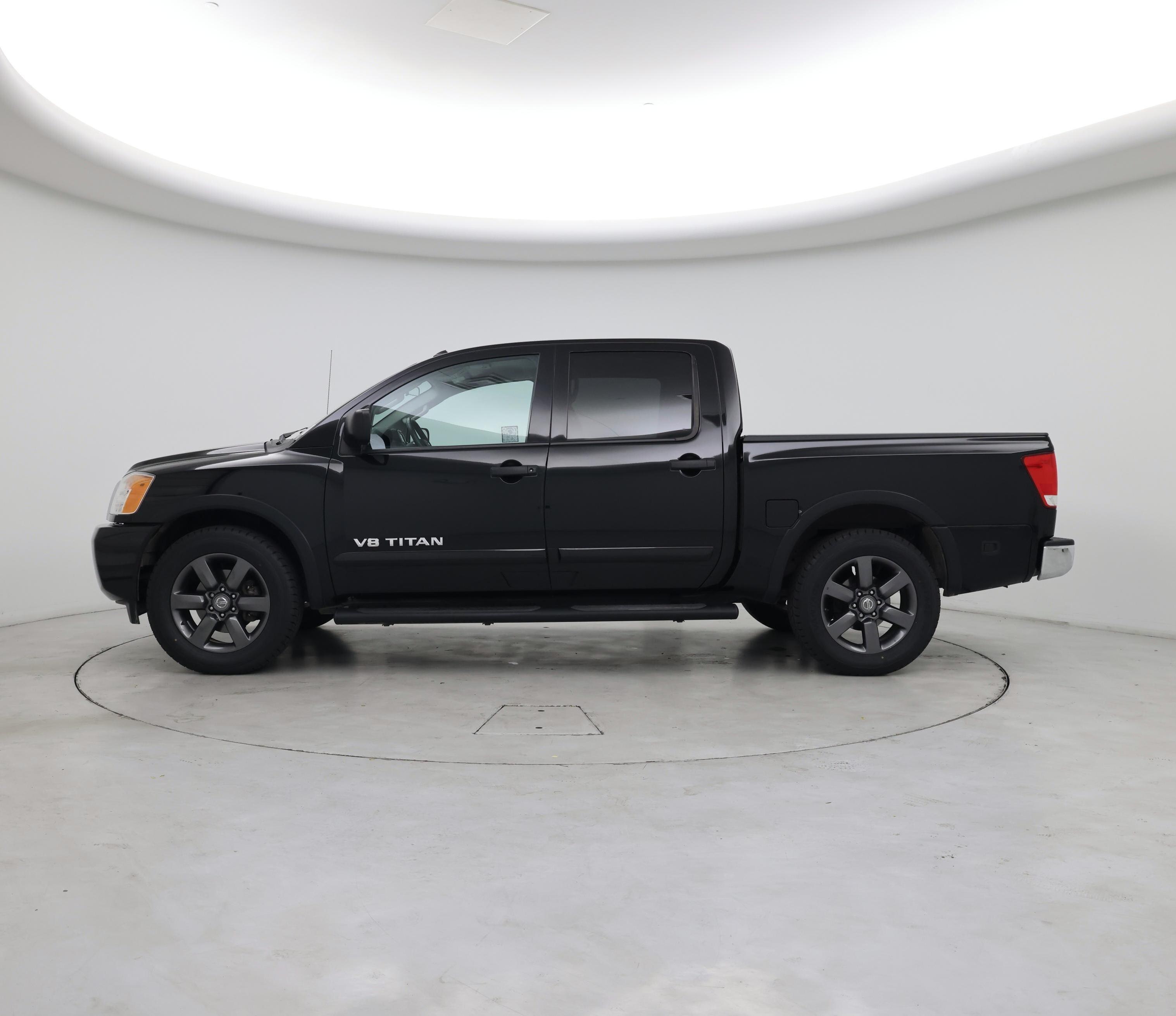 Thumbnail: 2015 Nissan Titan - 3