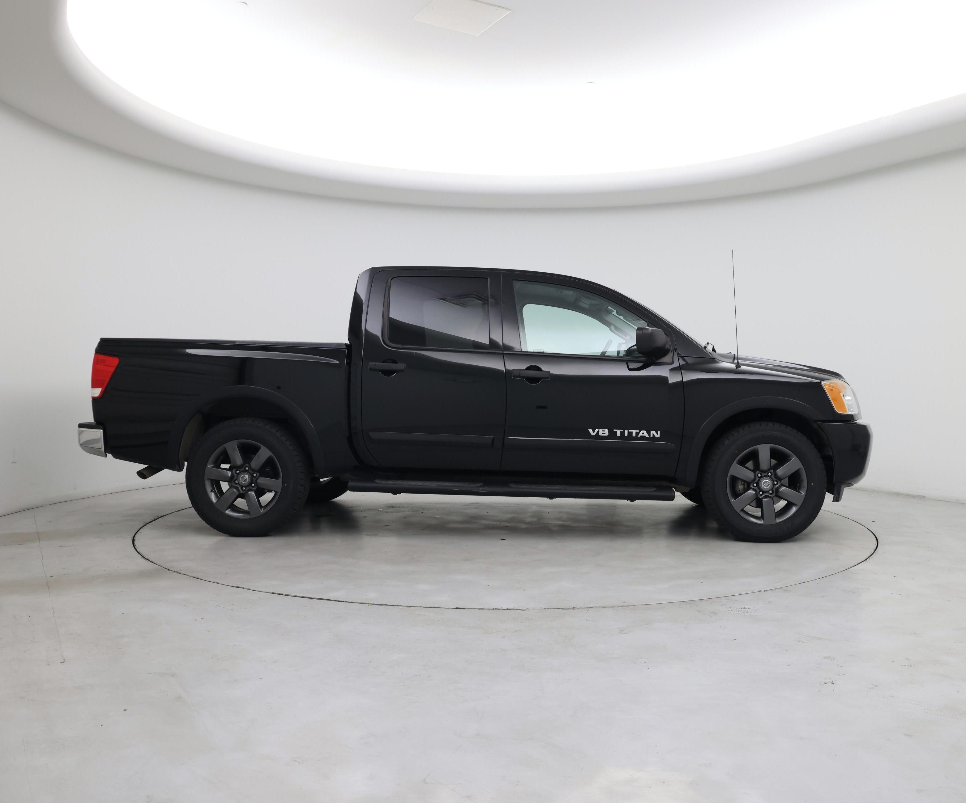 Thumbnail: 2015 Nissan Titan - 7