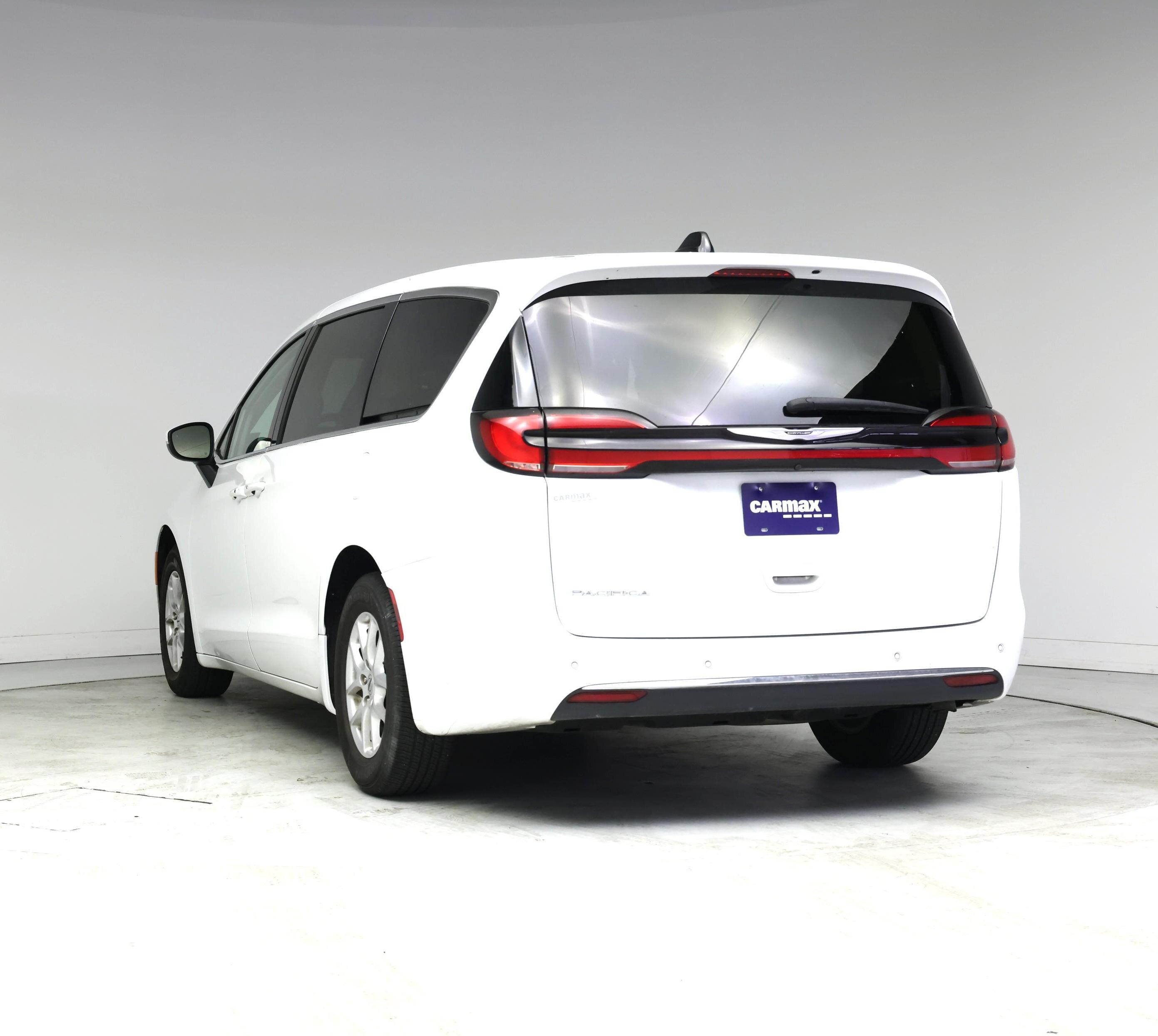 Thumbnail: 2023 Chrysler Pacifica - 2