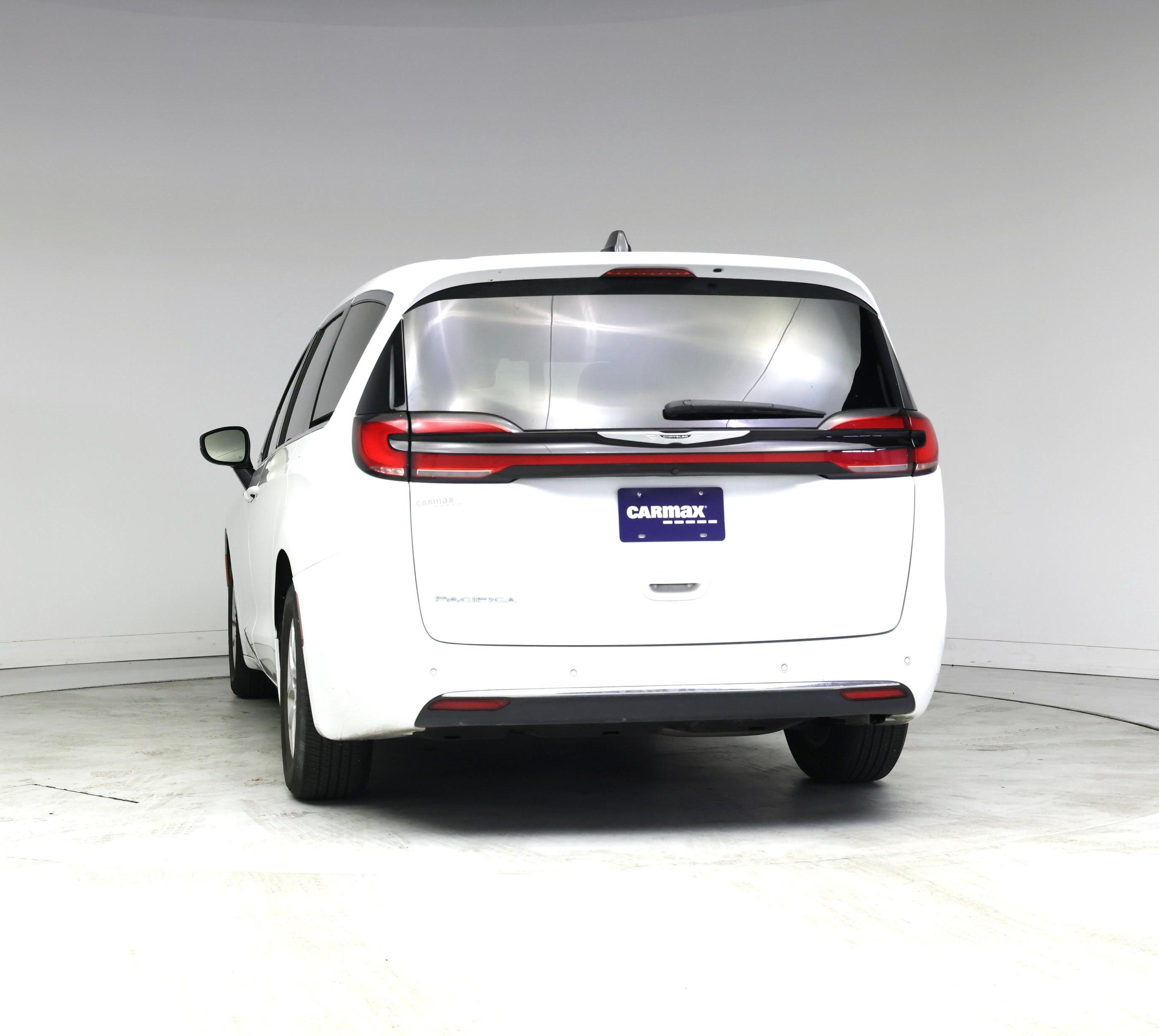 Thumbnail: 2023 Chrysler Pacifica - 6