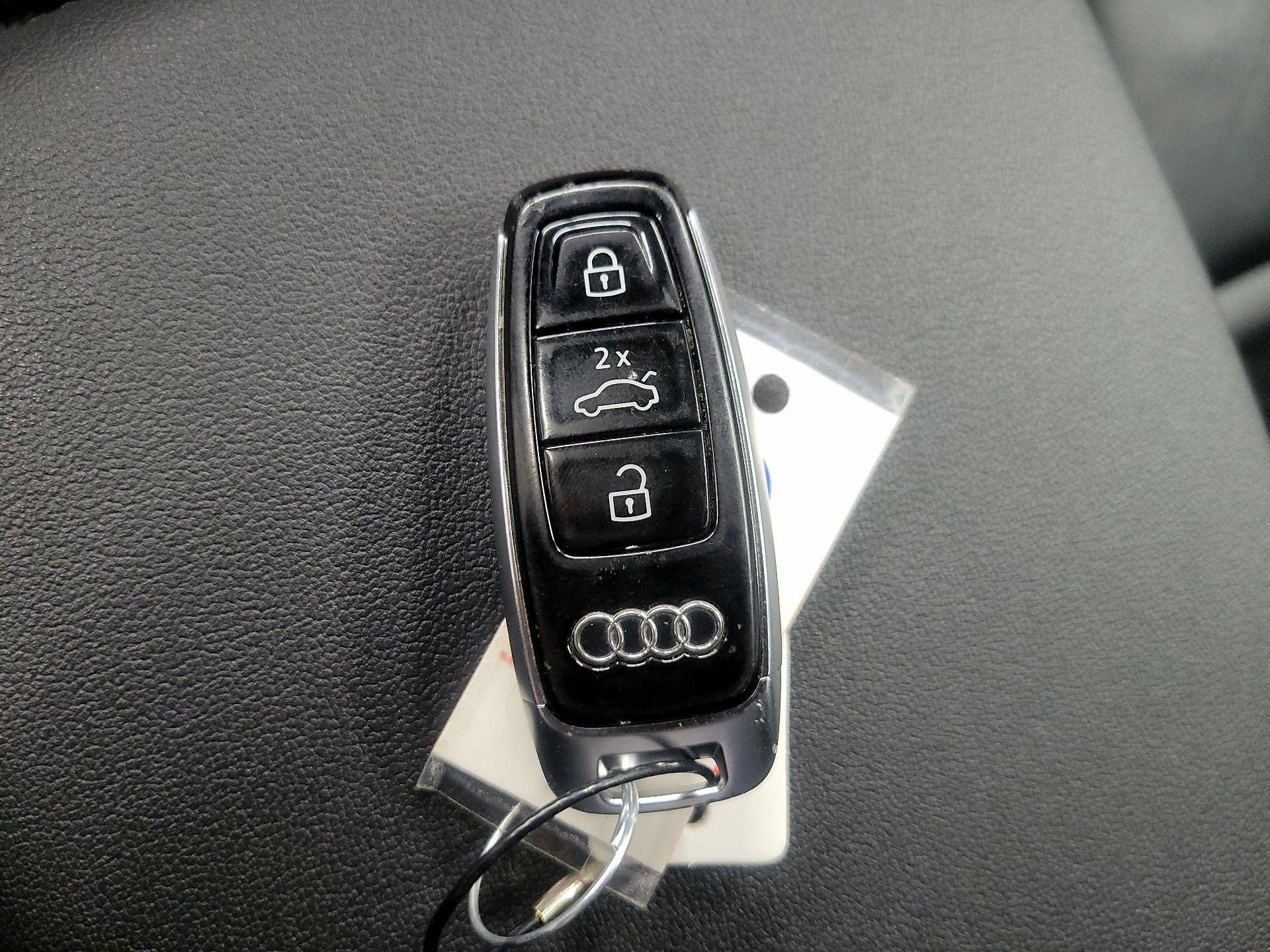 Thumbnail: 2023 Audi Q7 - 20