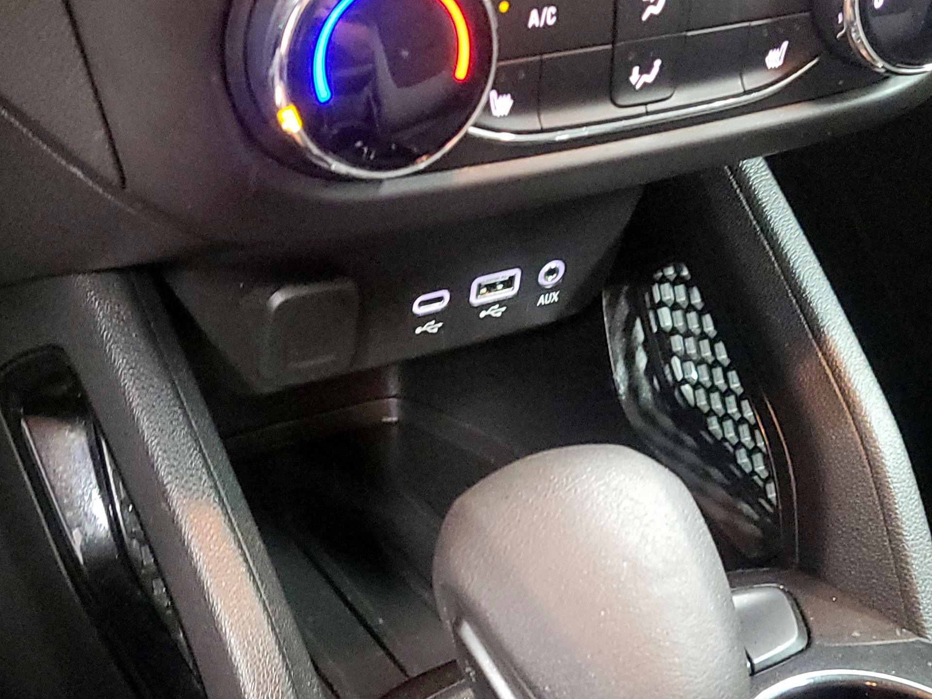 Thumbnail: 2023 Chevrolet TrailBlazer - 16