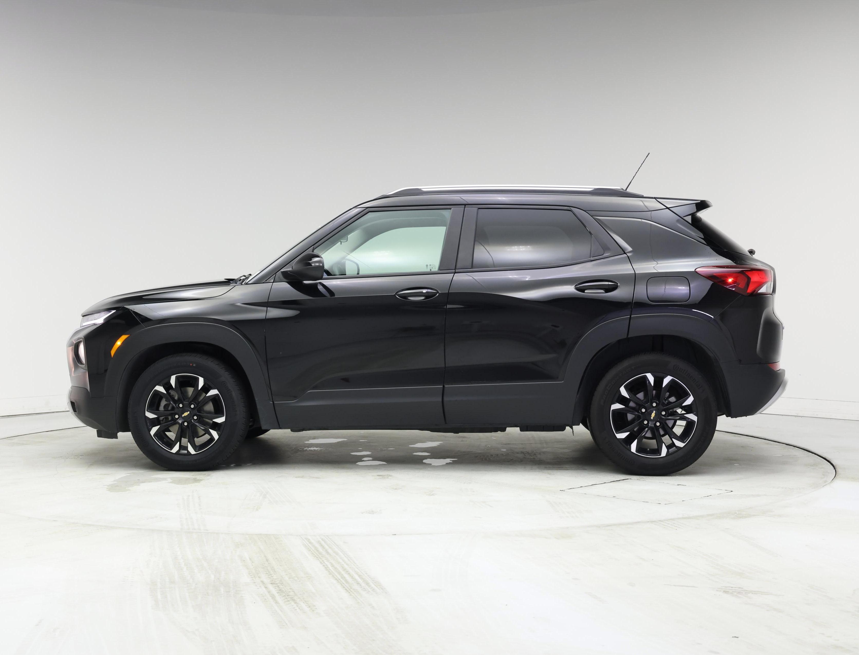 Thumbnail: 2023 Chevrolet TrailBlazer - 3