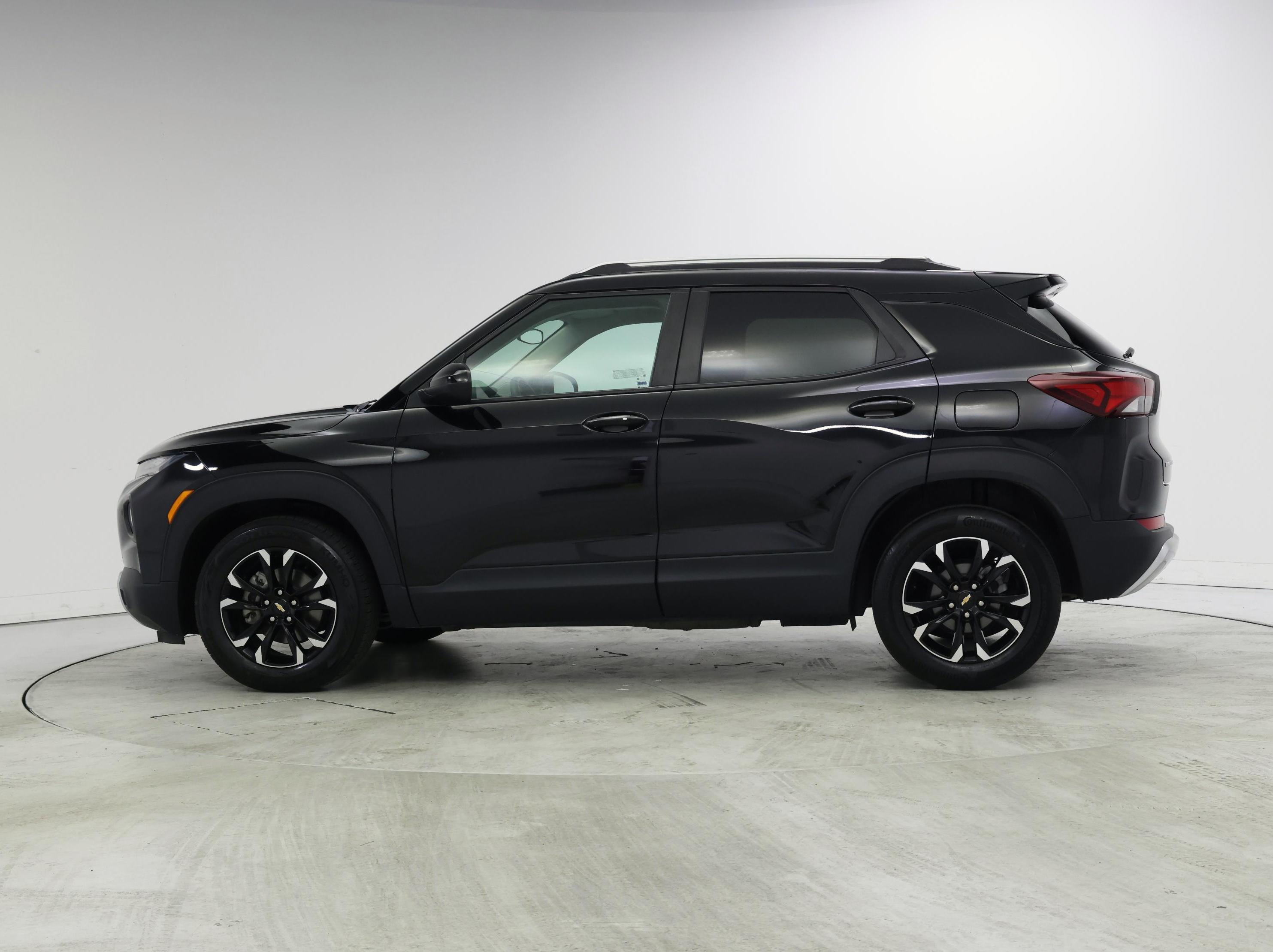 Thumbnail: 2023 Chevrolet TrailBlazer - 3