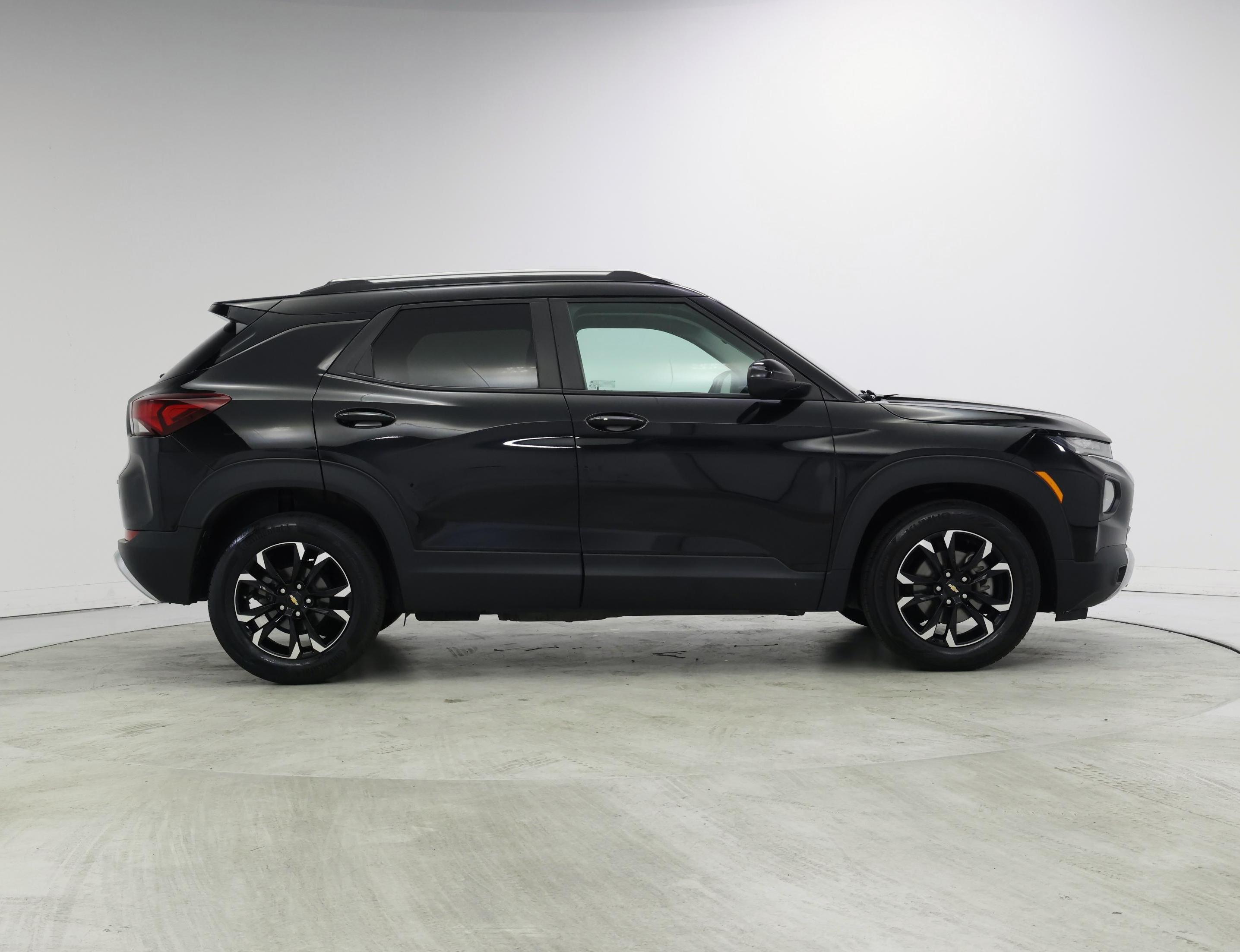 Thumbnail: 2023 Chevrolet TrailBlazer - 7