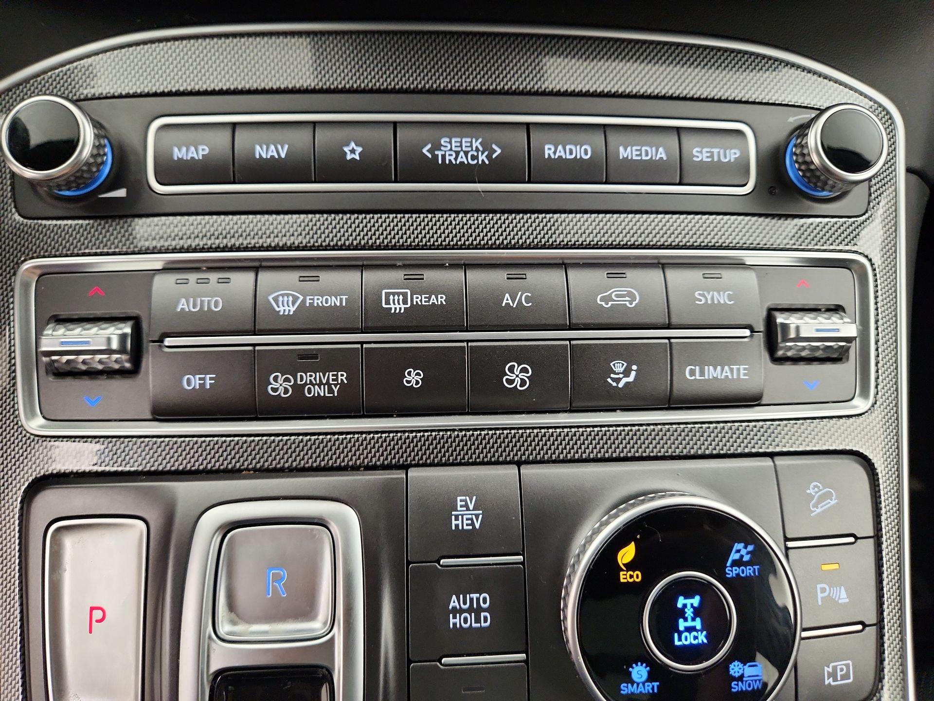 Thumbnail: 2022 Hyundai Santa Fe - 17