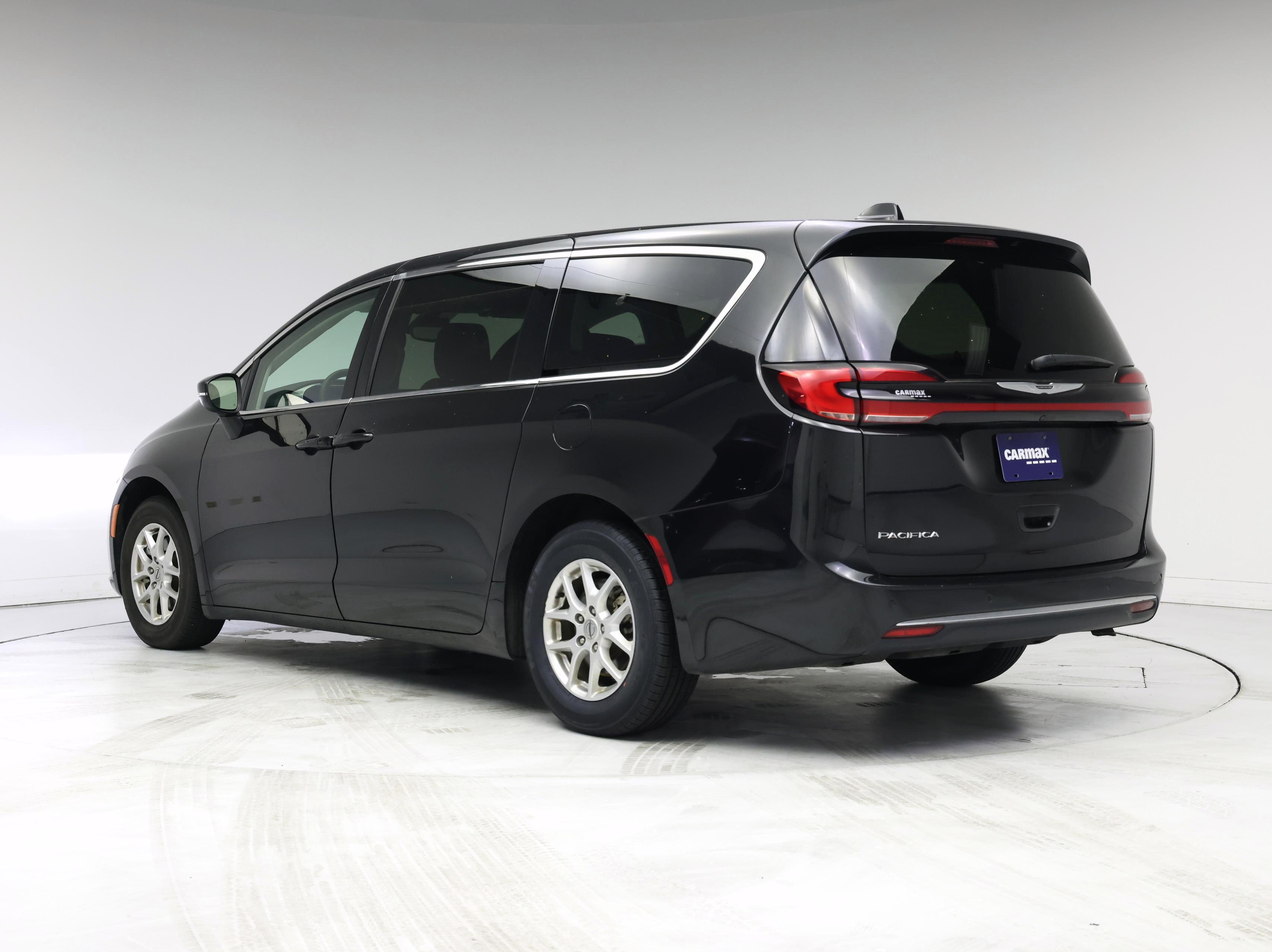 Thumbnail: 2023 Chrysler Pacifica - 2