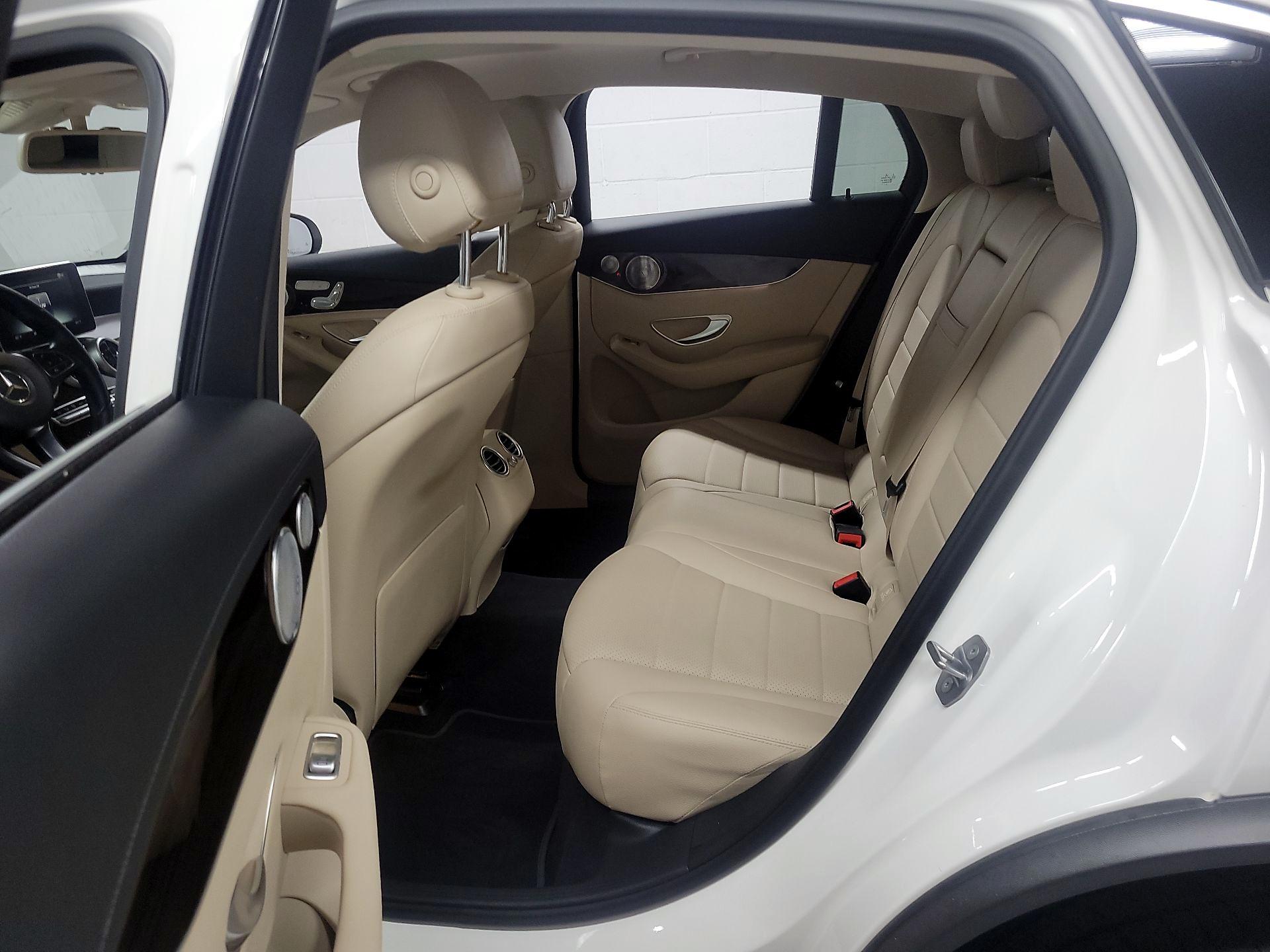 Thumbnail: 2017 Mercedes-Benz GLC - 19