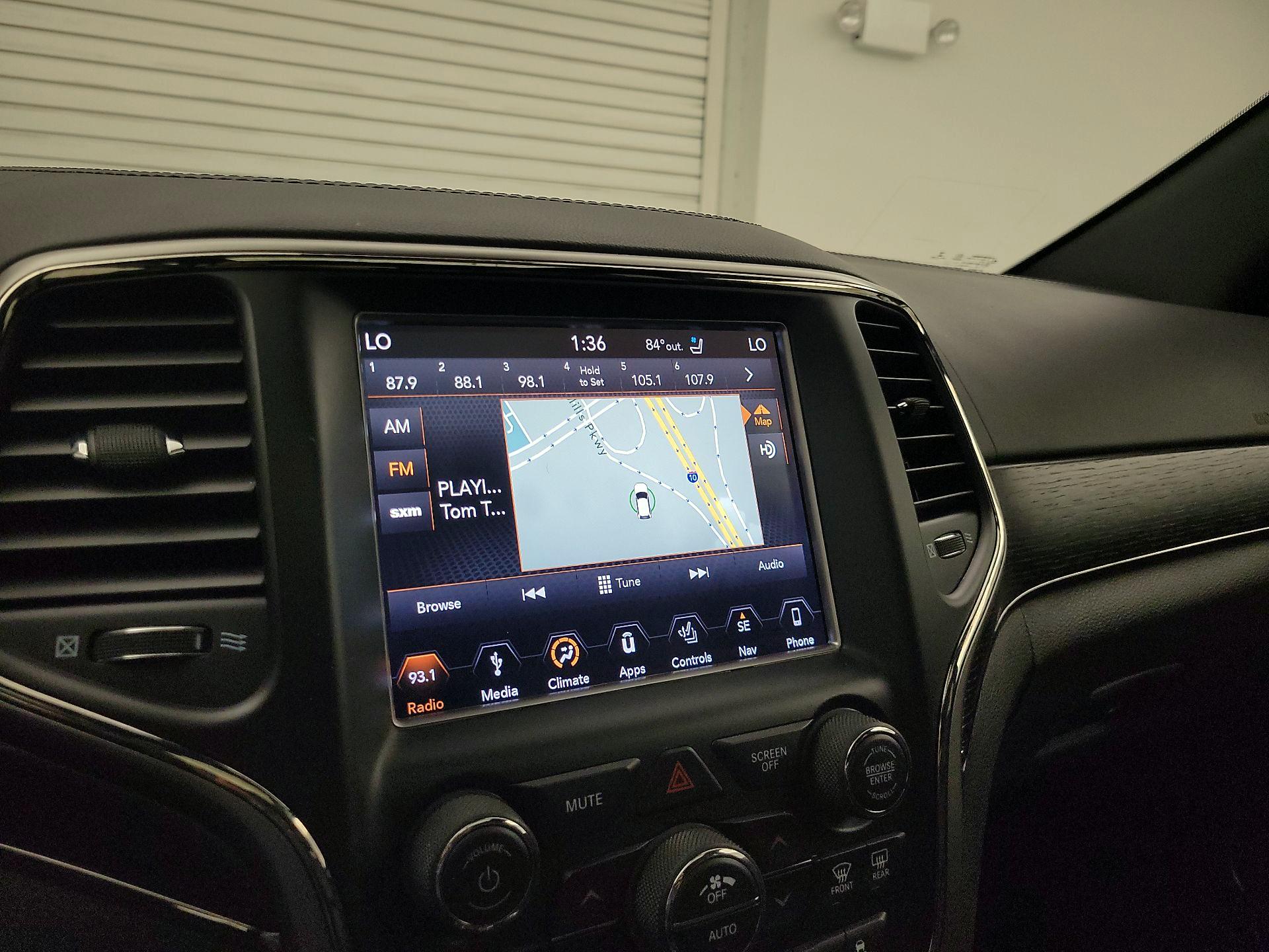 Thumbnail: 2018 Jeep Grand Cherokee - 16