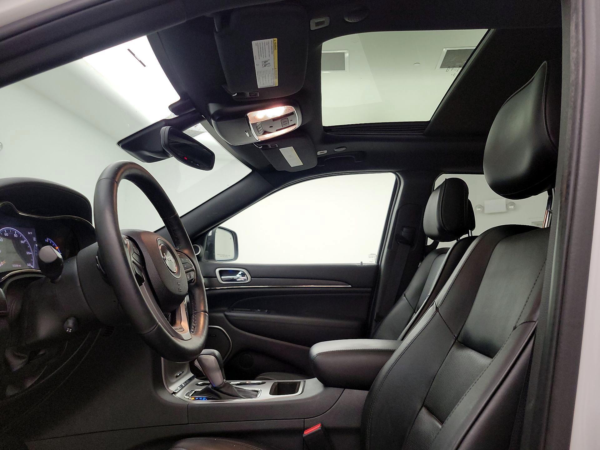 Thumbnail: 2018 Jeep Grand Cherokee - 20