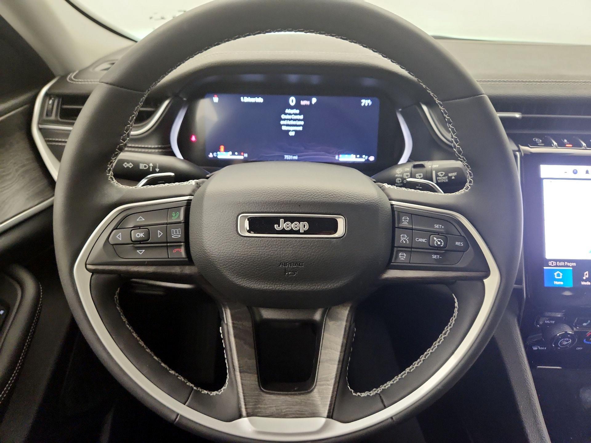 Thumbnail: 2023 Jeep Grand Cherokee - 10