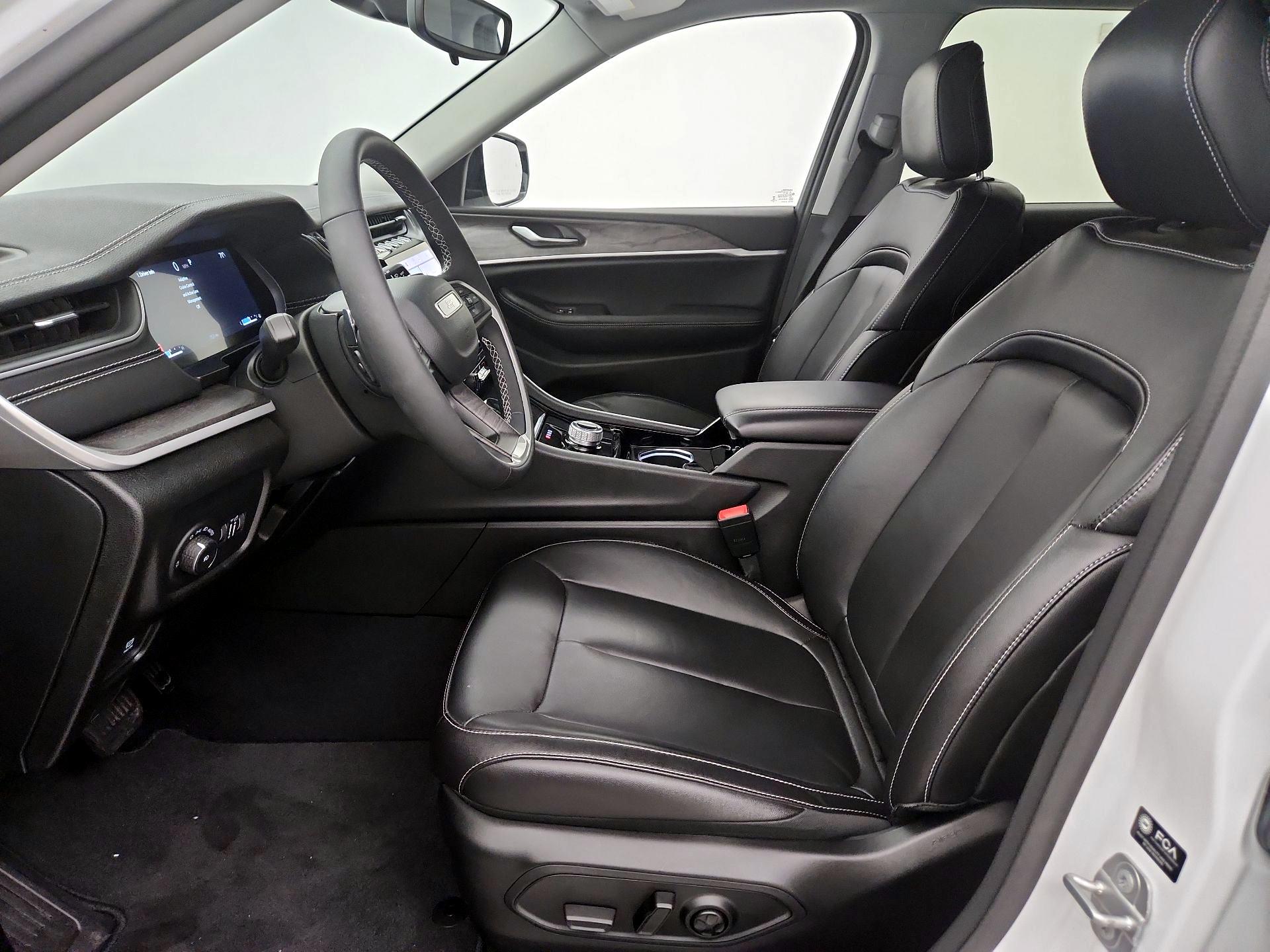 Thumbnail: 2023 Jeep Grand Cherokee - 11
