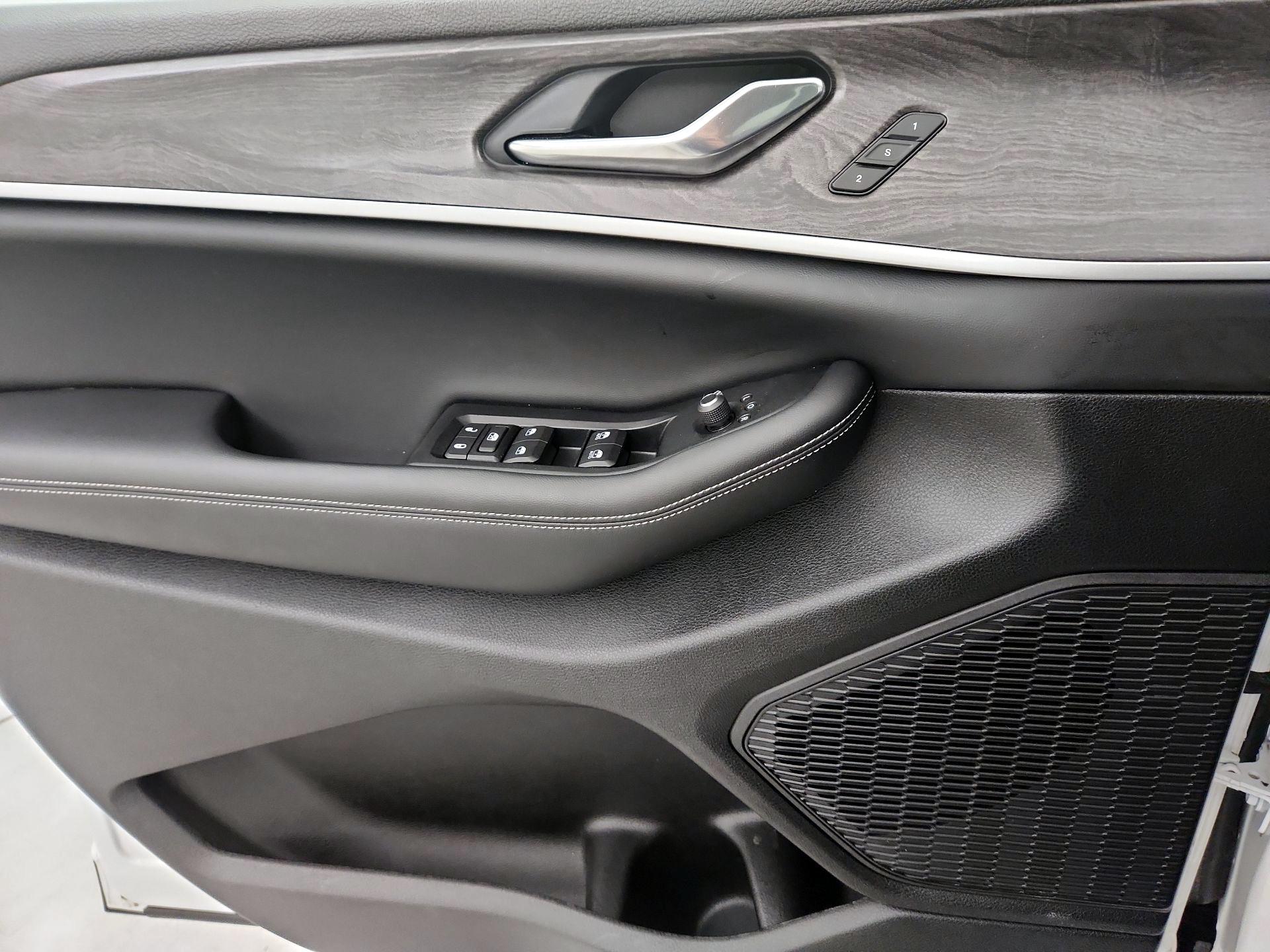 Thumbnail: 2023 Jeep Grand Cherokee - 12