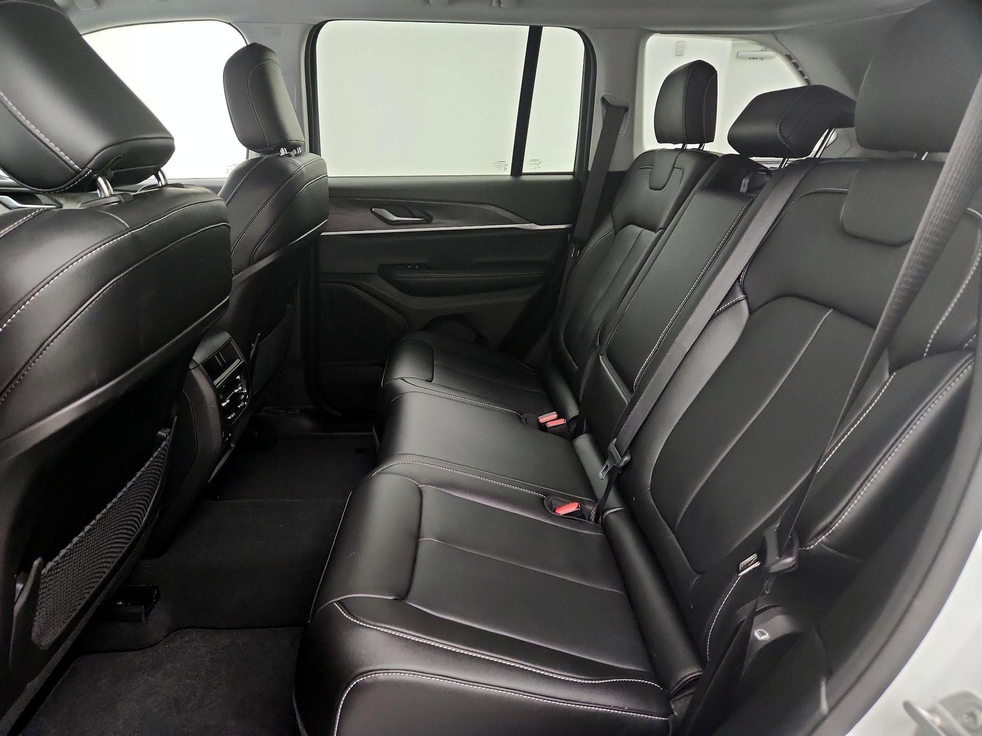 Thumbnail: 2023 Jeep Grand Cherokee - 20