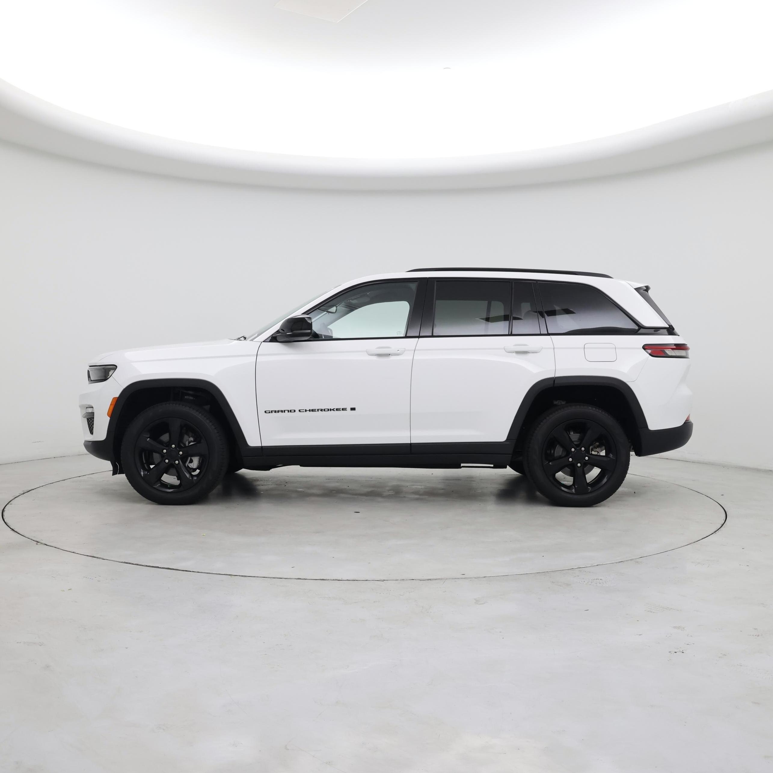 Thumbnail: 2023 Jeep Grand Cherokee - 3