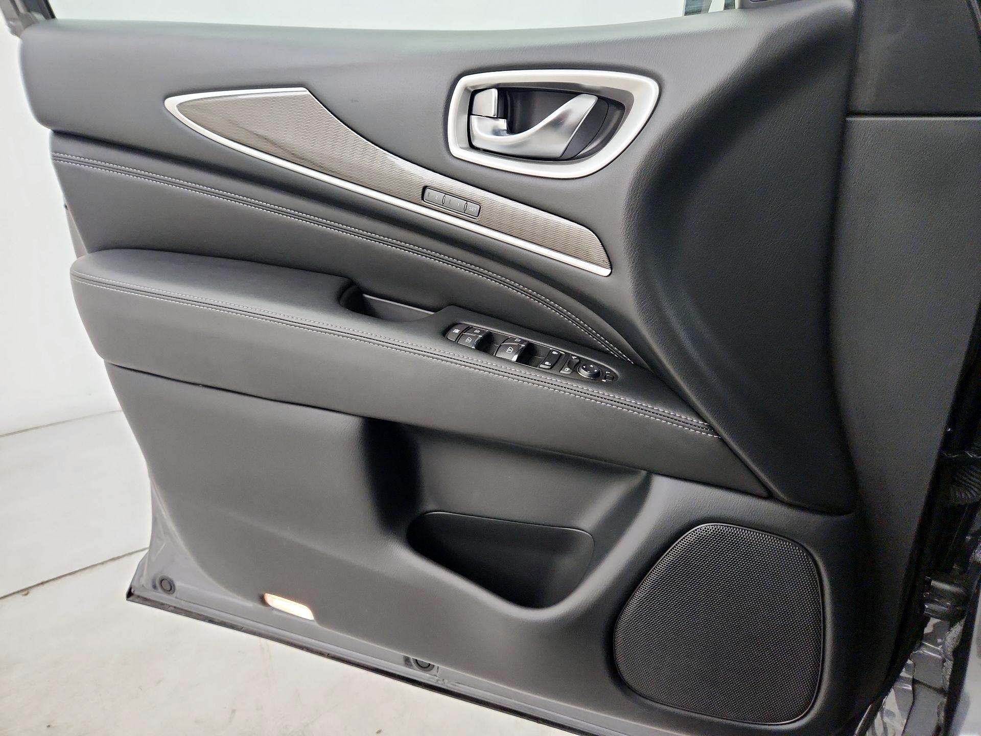 Thumbnail: 2019 INFINITI QX60 - 12