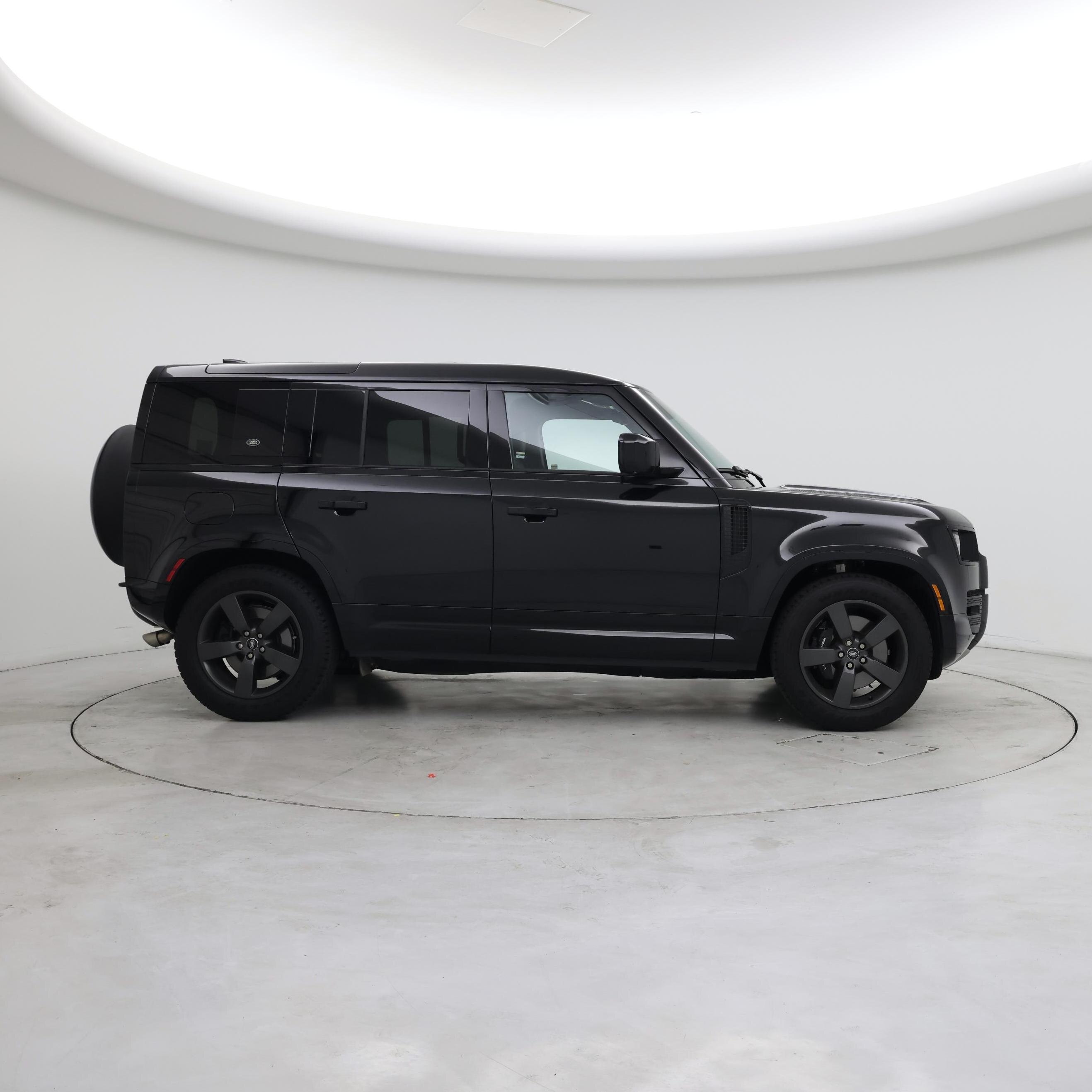 Thumbnail: 2024 Land Rover Defender - 7