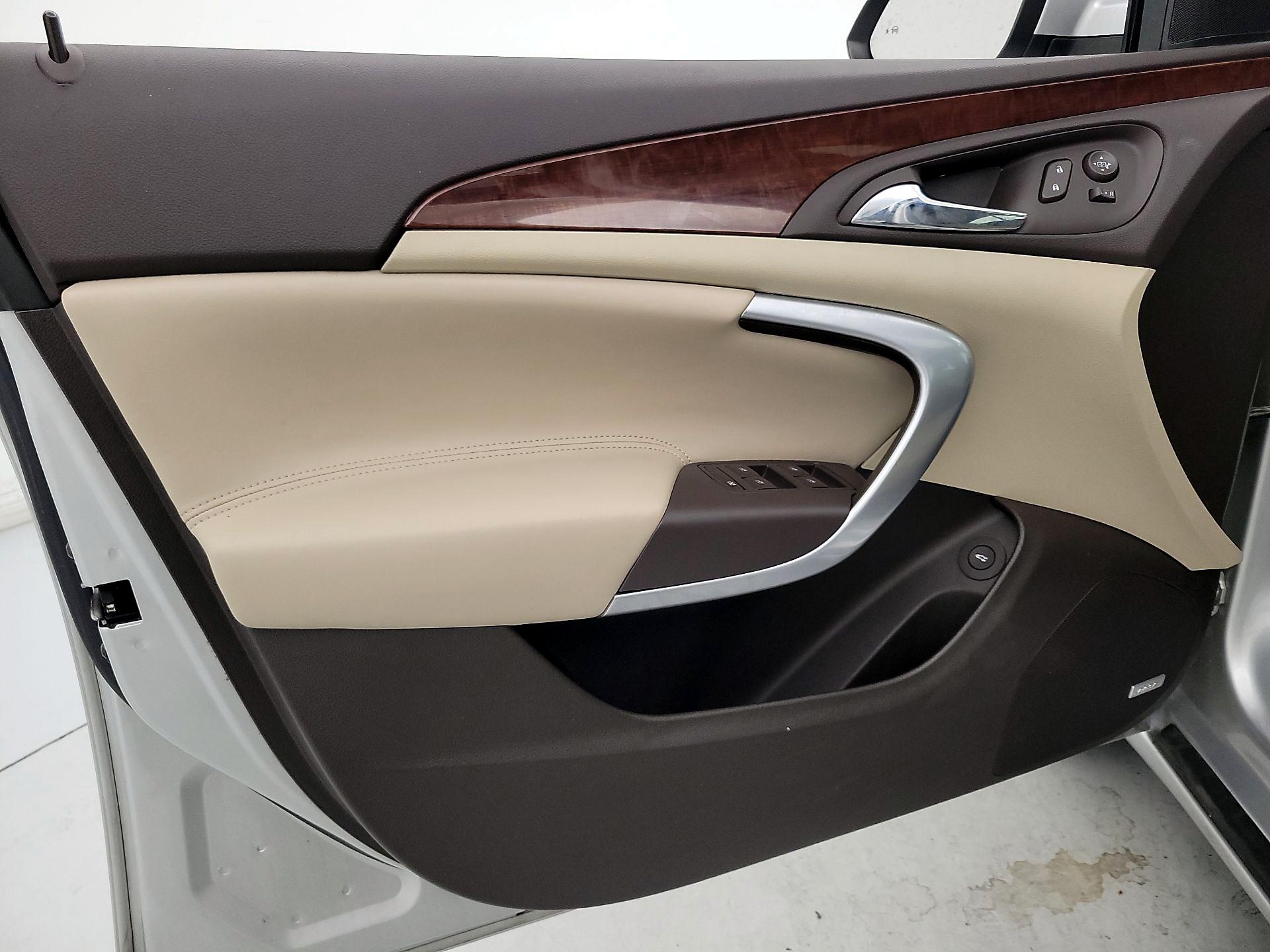 Thumbnail: 2017 Buick Regal - 12