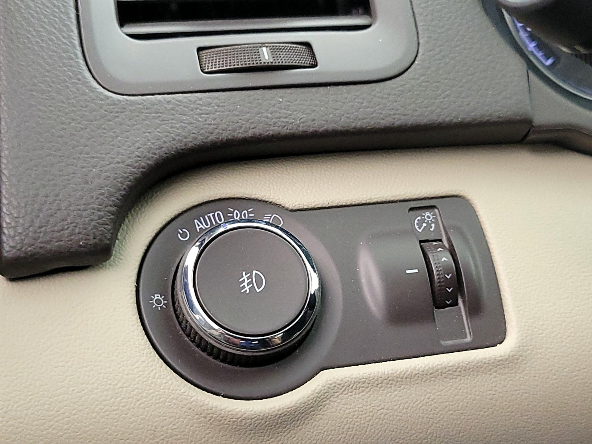 Thumbnail: 2017 Buick Regal - 13