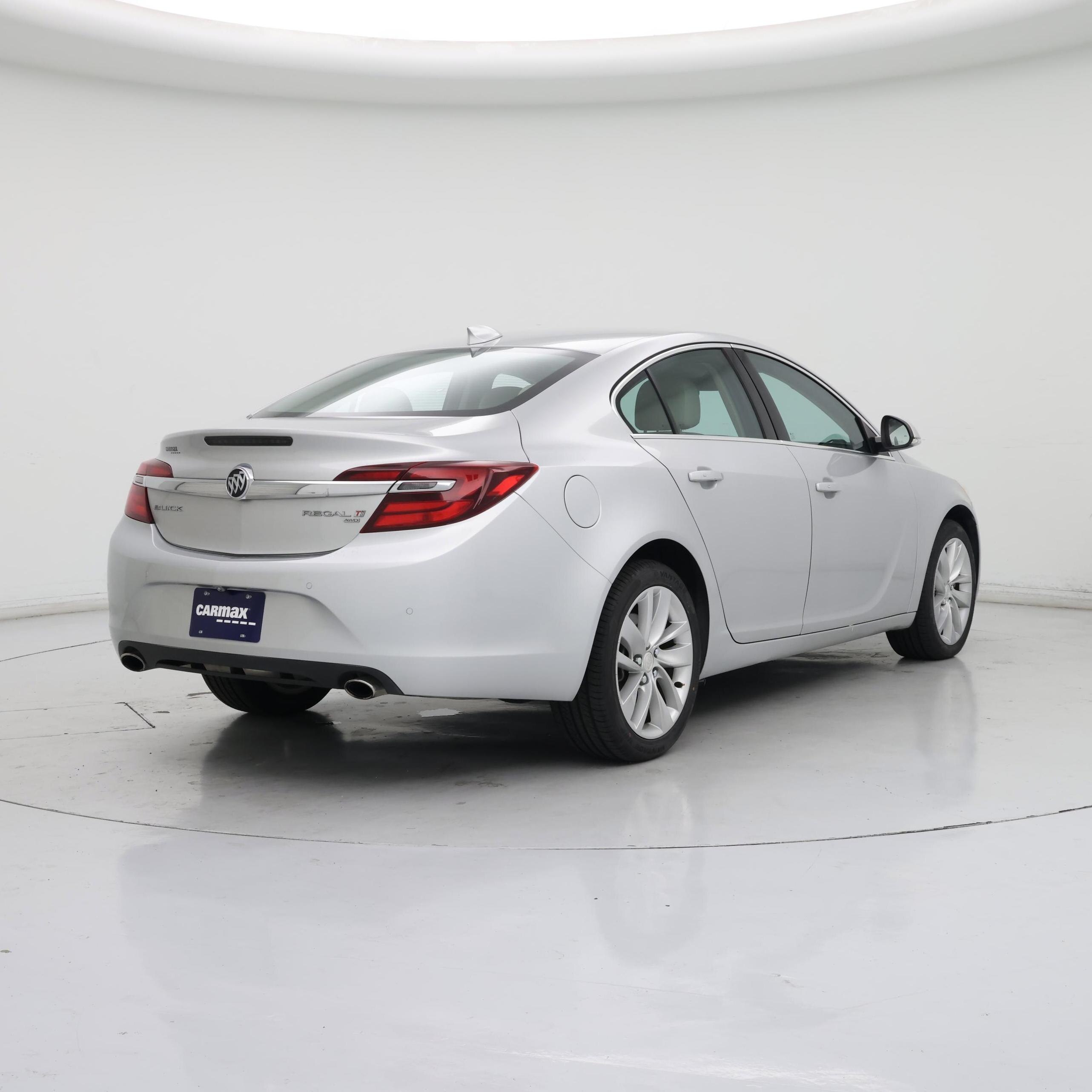 Thumbnail: 2017 Buick Regal - 8