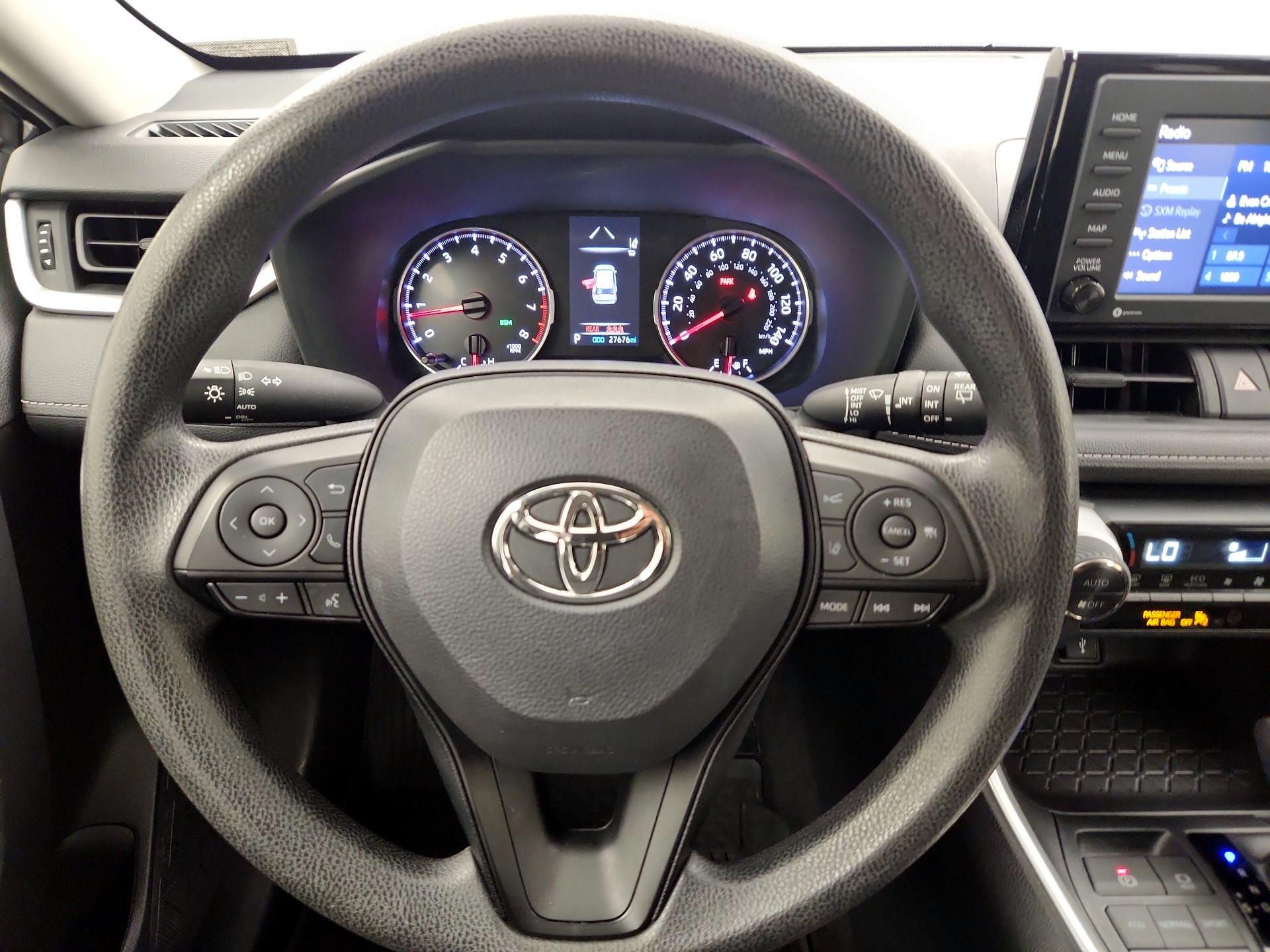 Thumbnail: 2022 Toyota RAV4 - 10