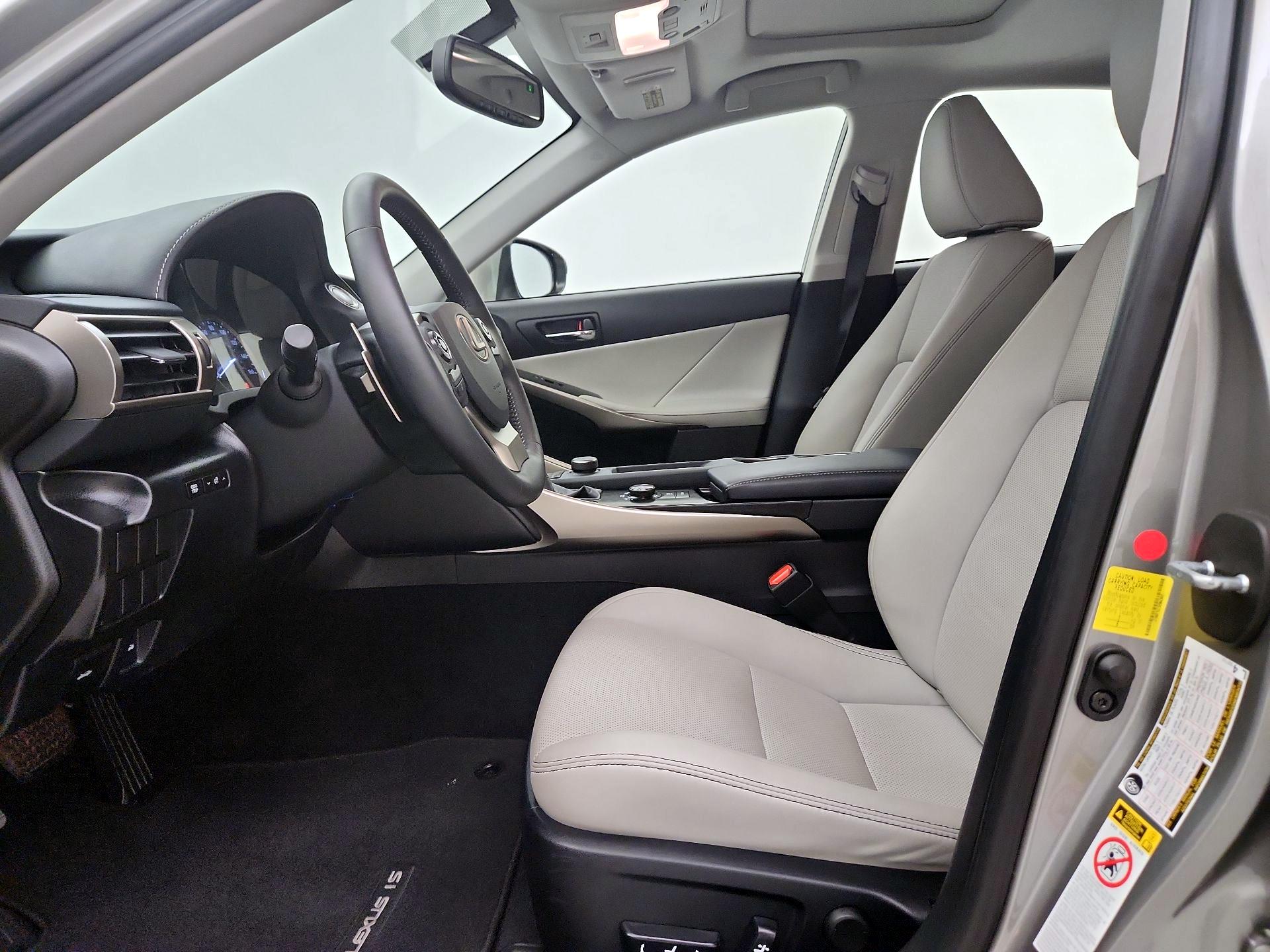 Thumbnail: 2014 Lexus IS - 11