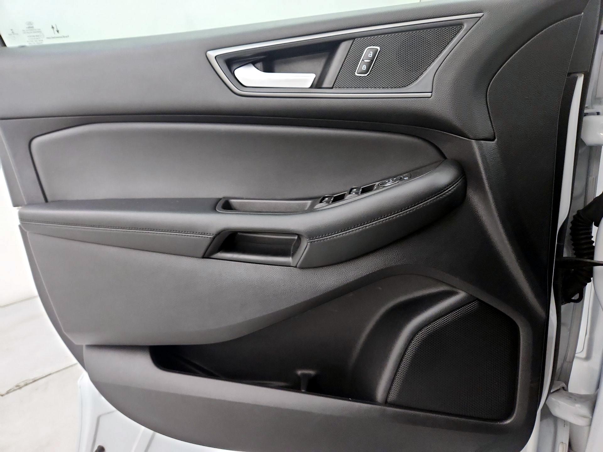 Thumbnail: 2020 Ford Edge - 12