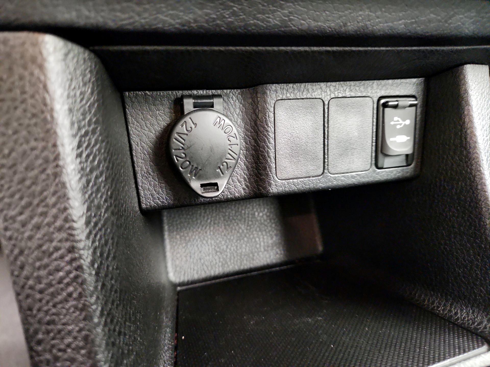 Thumbnail: 2015 Toyota Corolla - 17