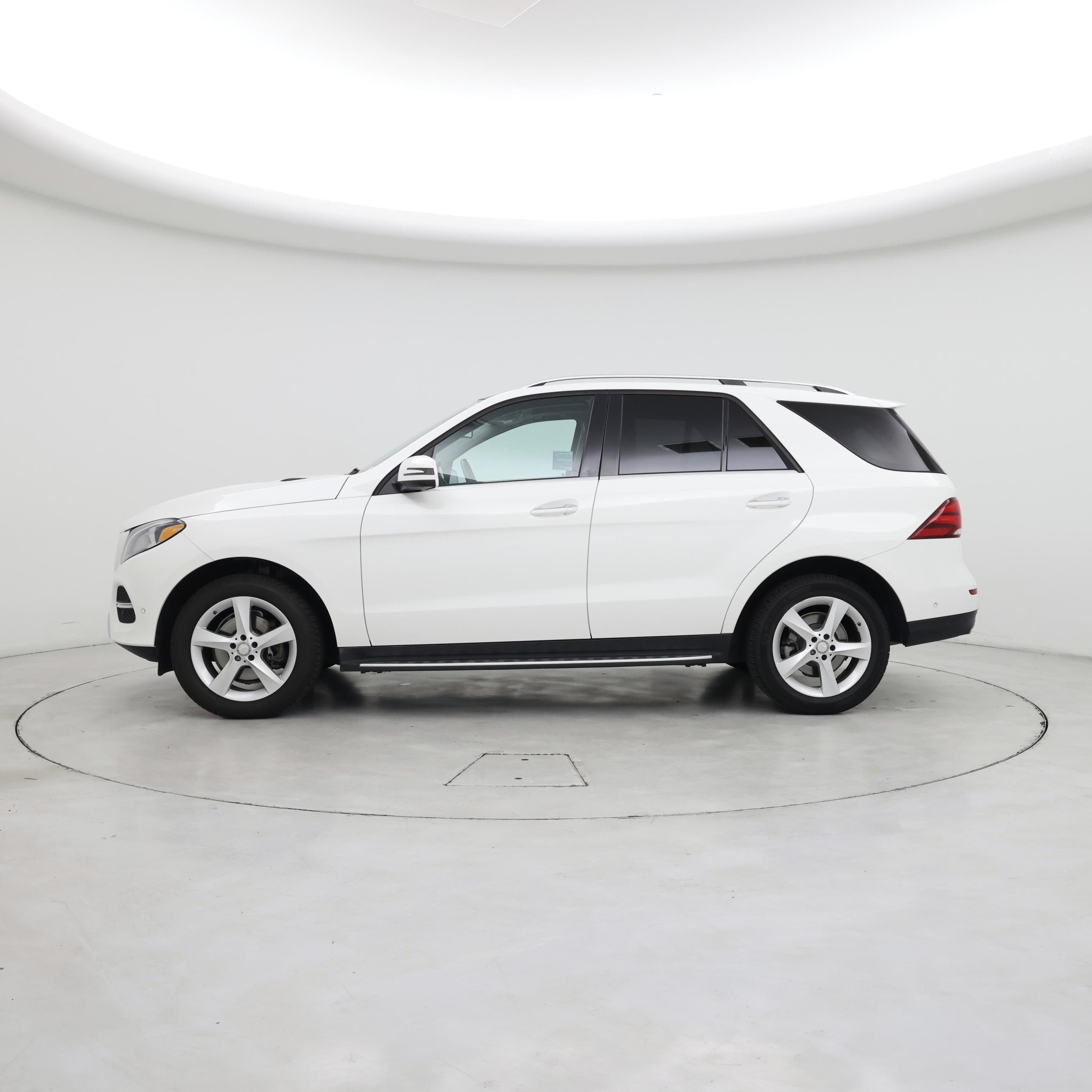 Thumbnail: 2016 Mercedes-Benz GLE - 3