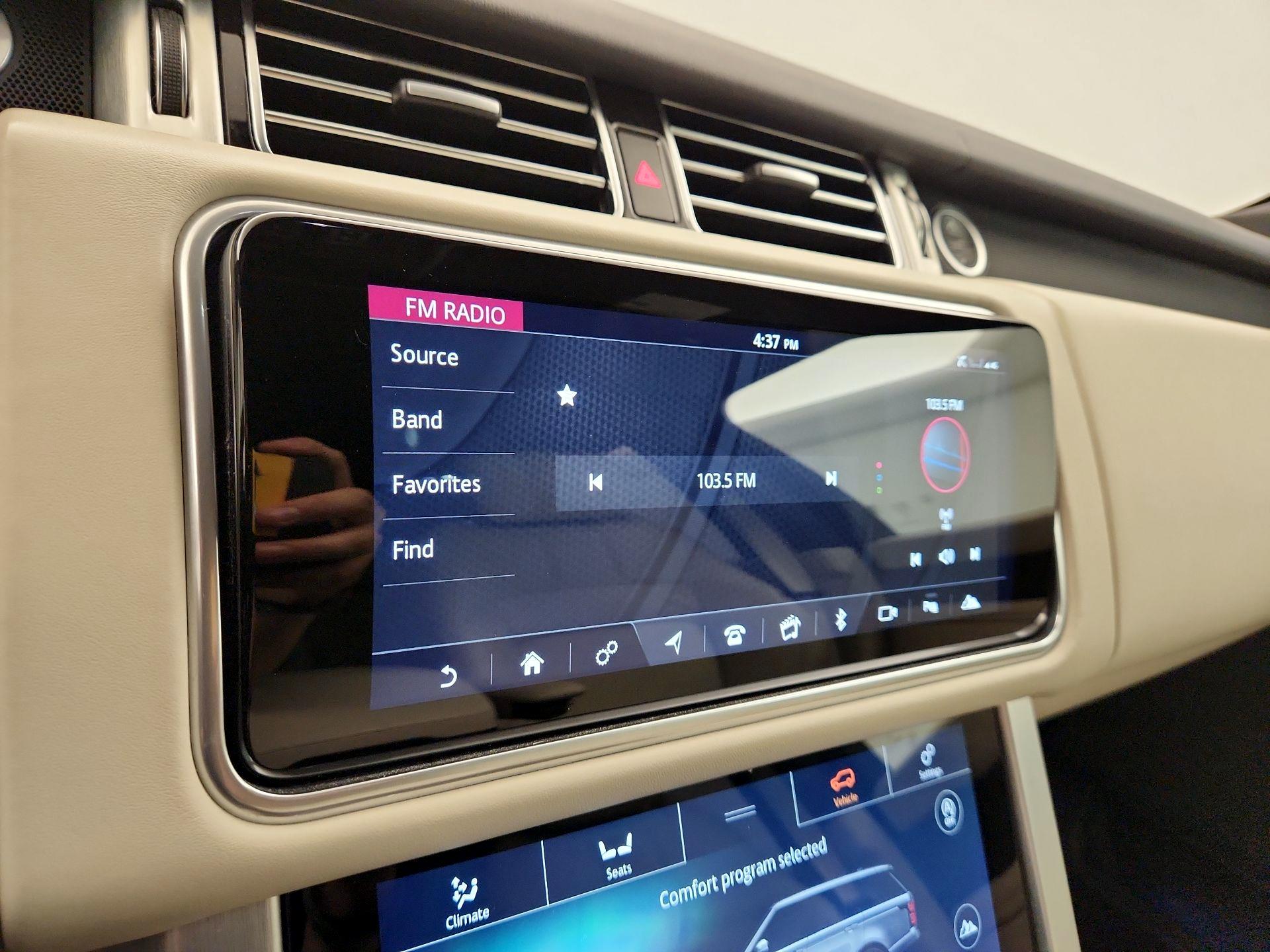 Thumbnail: 2021 Land Rover Range Rover - 16