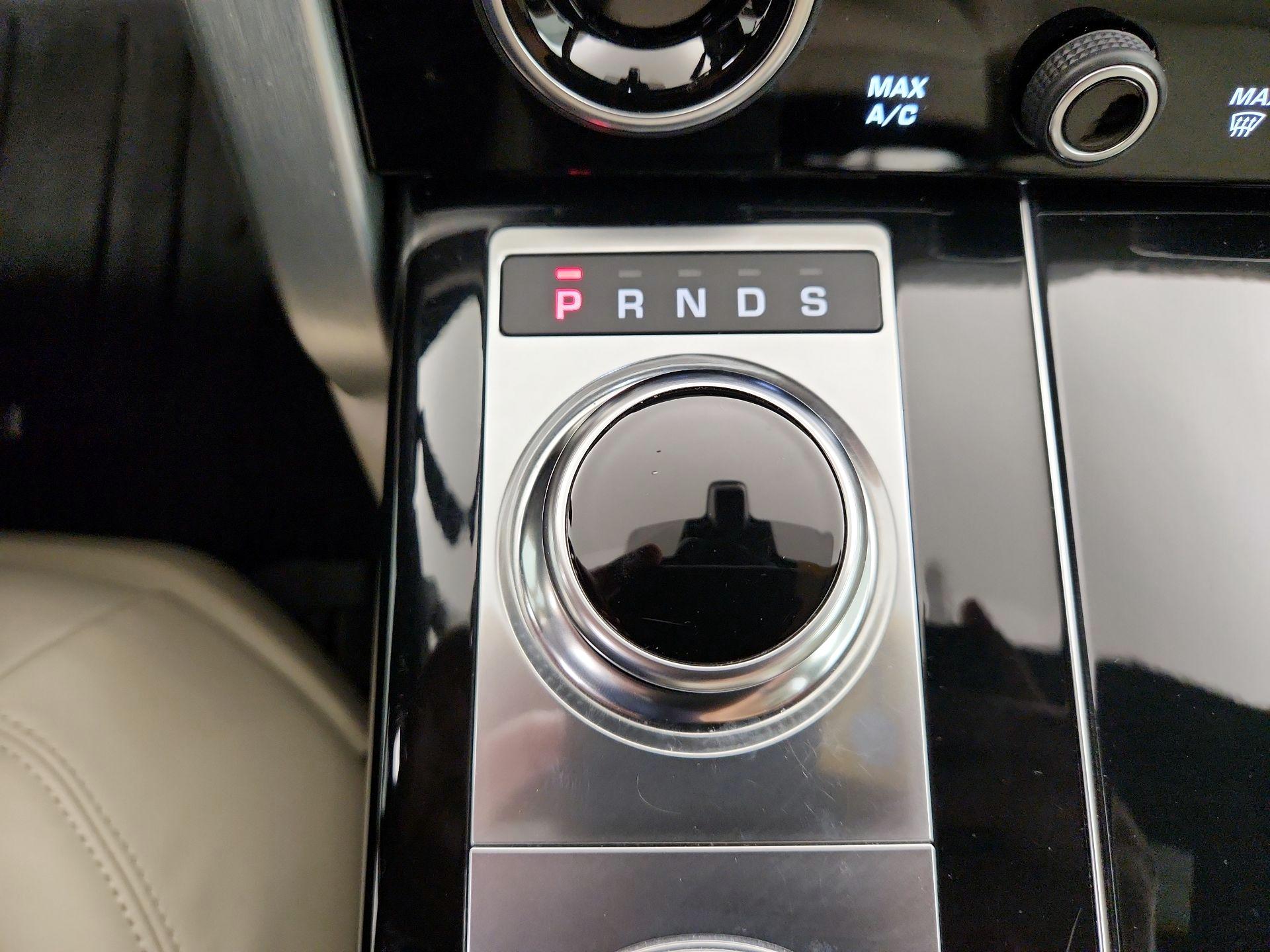 Thumbnail: 2021 Land Rover Range Rover - 18