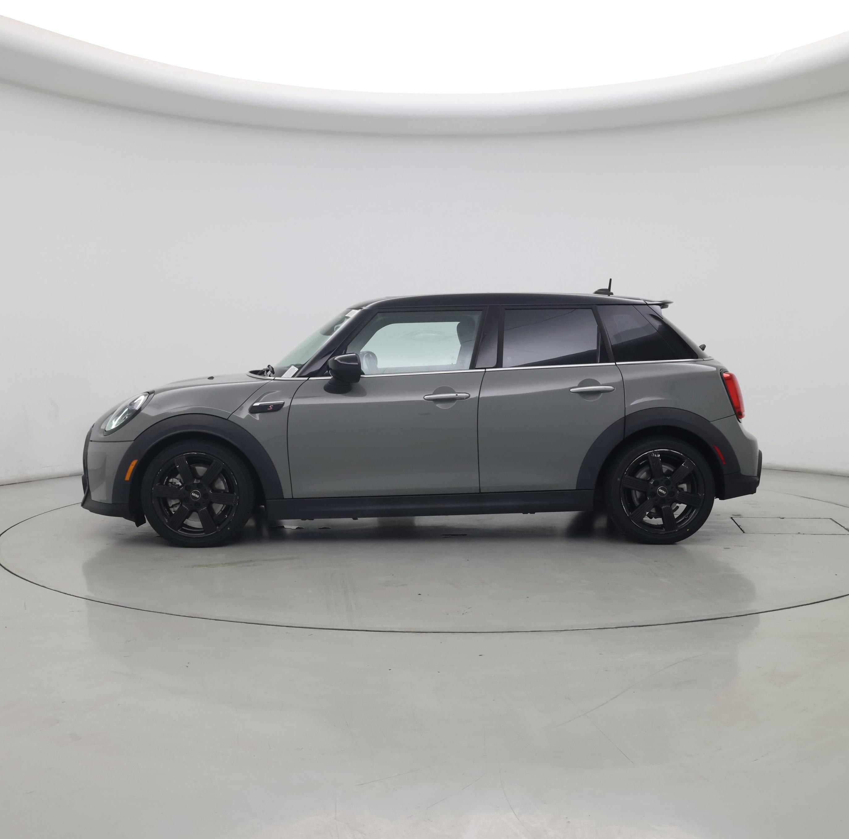 Thumbnail: 2022 MINI Cooper Hardtop - 3