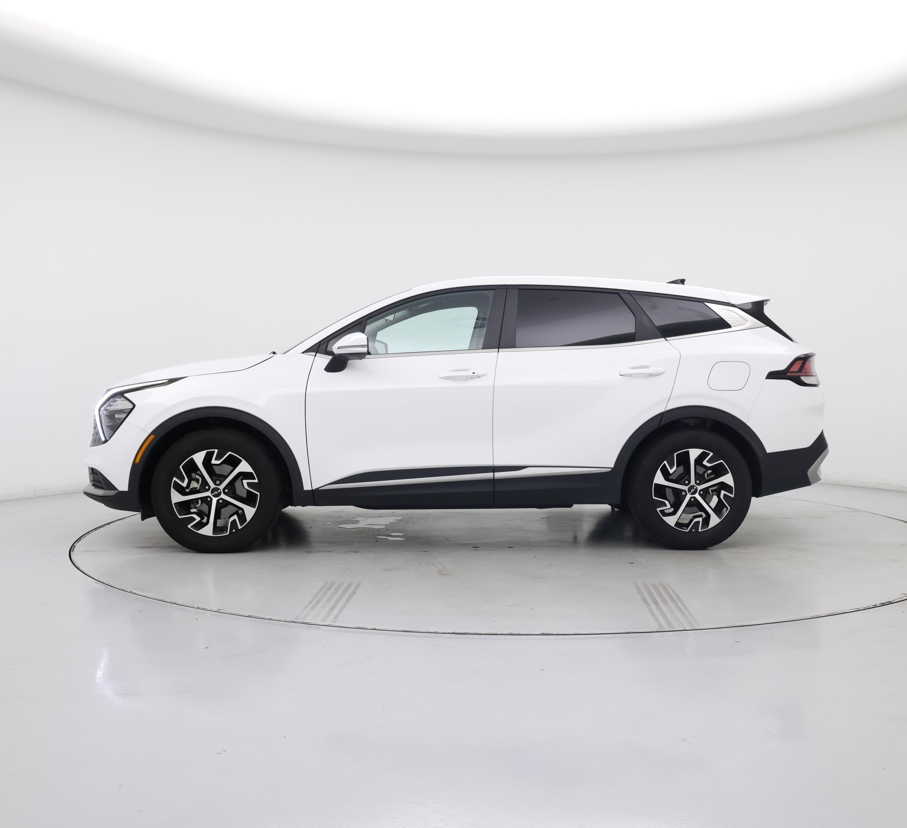 Thumbnail: 2023 Kia Sportage - 3